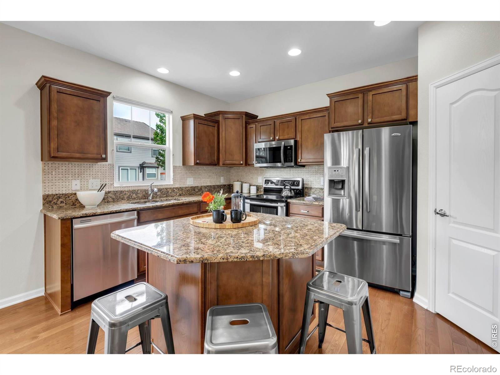 MLS Image #10 for 15947  antora peak drive,broomfield, Colorado