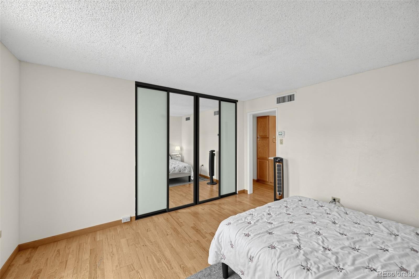 MLS Image #10 for 1020  15th street,denver, Colorado