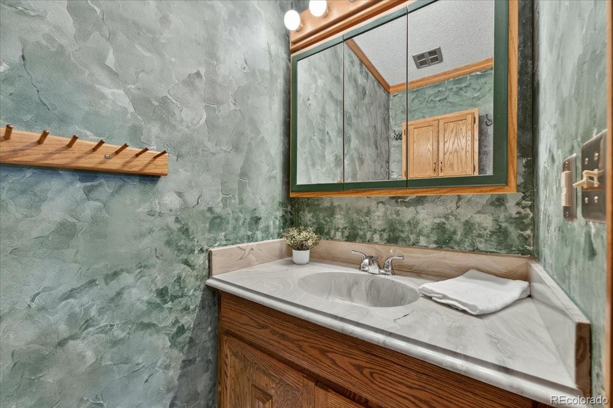 MLS Image #16 for 2615 s peoria street,aurora, Colorado