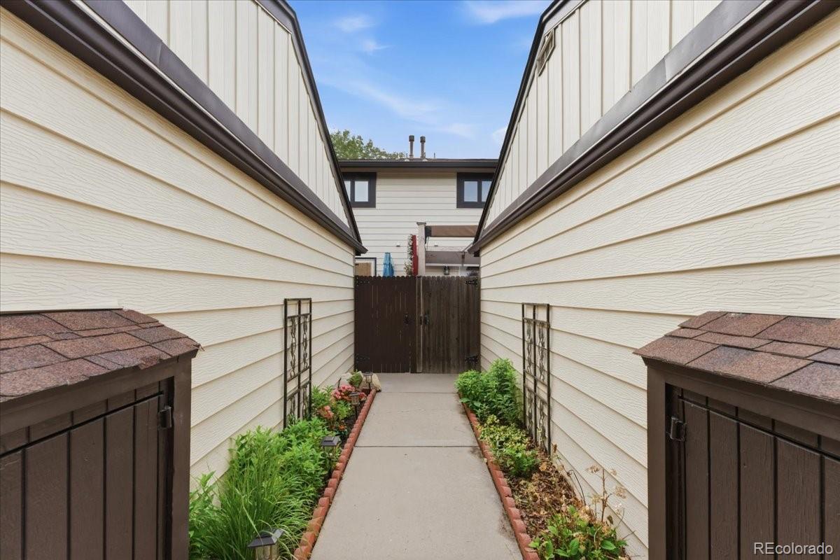 MLS Image #2 for 2615 s peoria street,aurora, Colorado