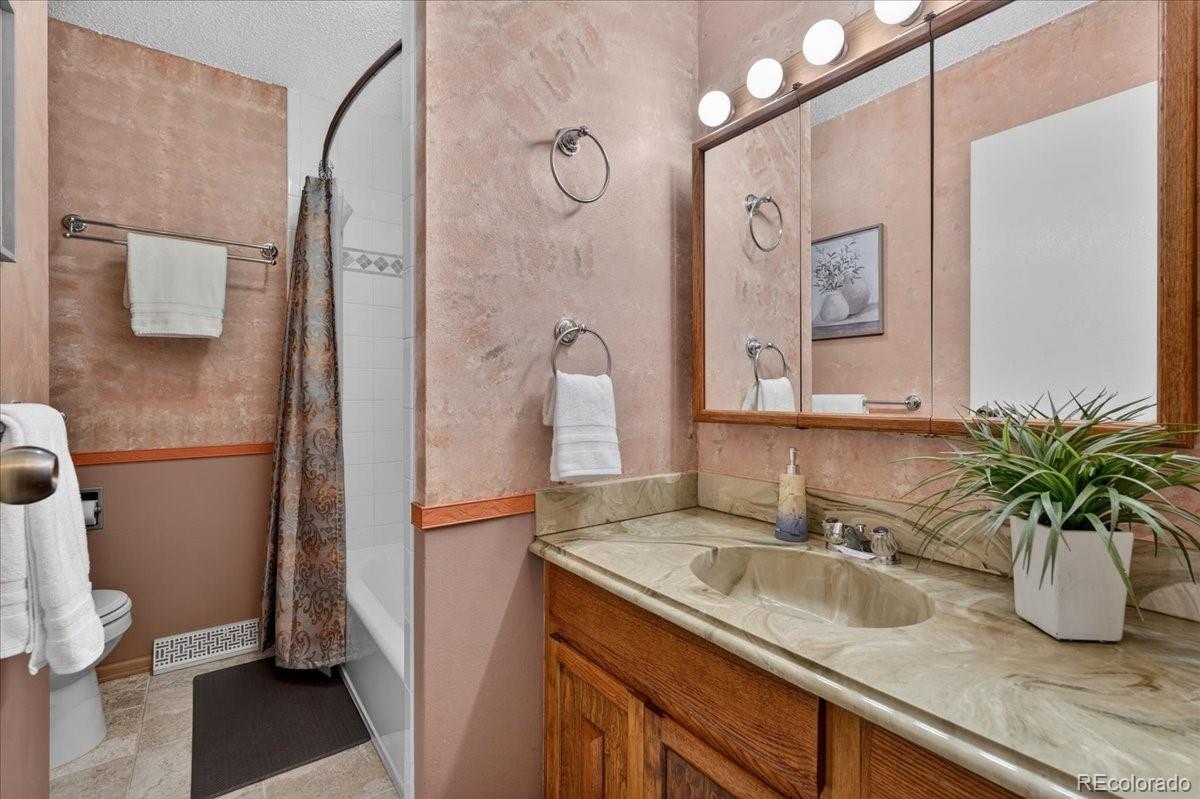 MLS Image #21 for 2615 s peoria street,aurora, Colorado