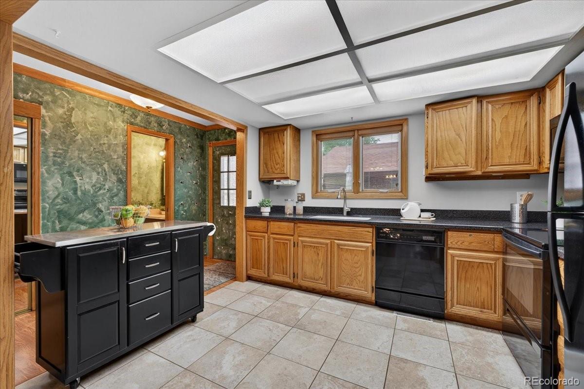 MLS Image #8 for 2615 s peoria street,aurora, Colorado