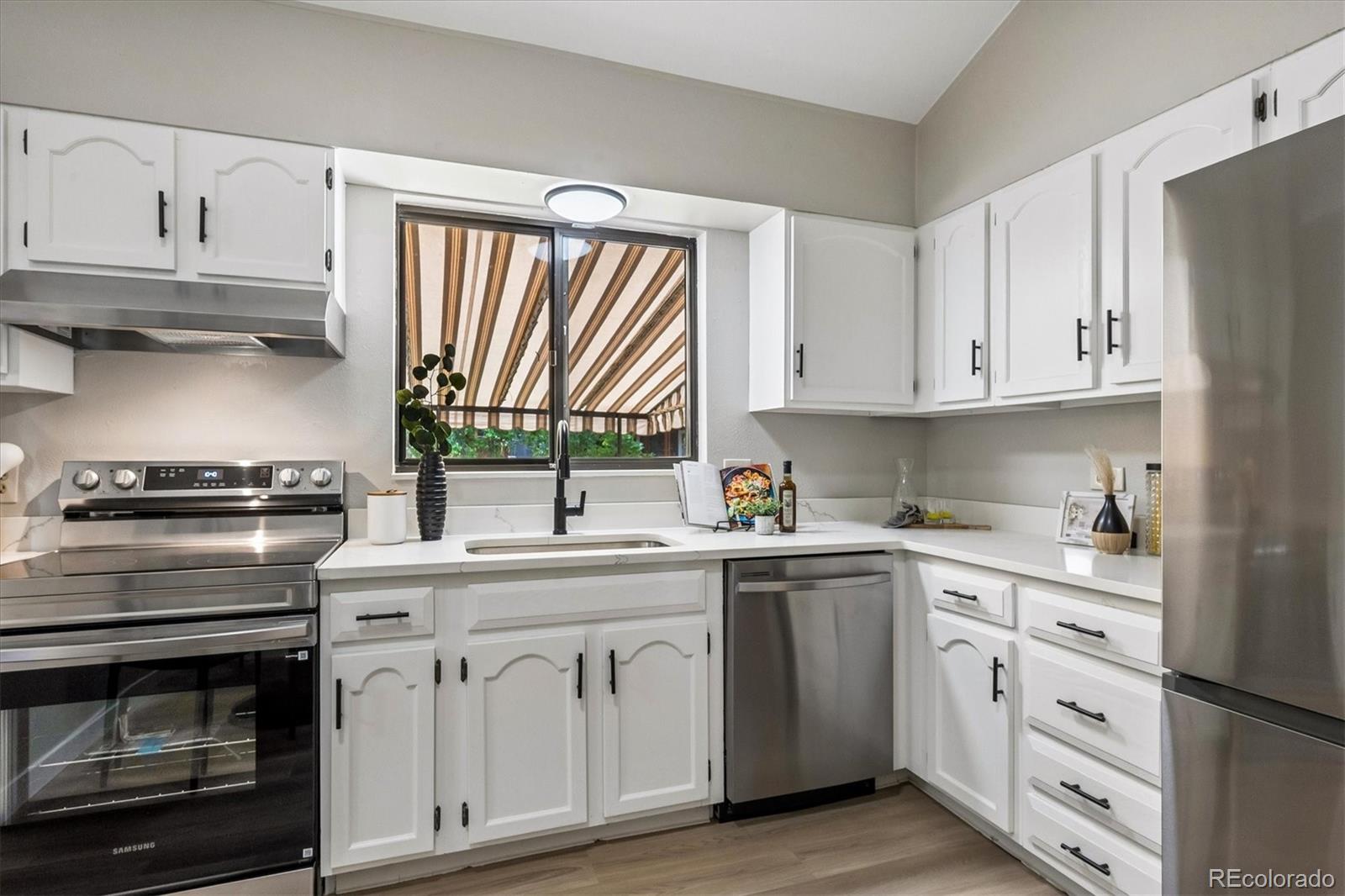 MLS Image #14 for 16634 e rice circle,aurora, Colorado