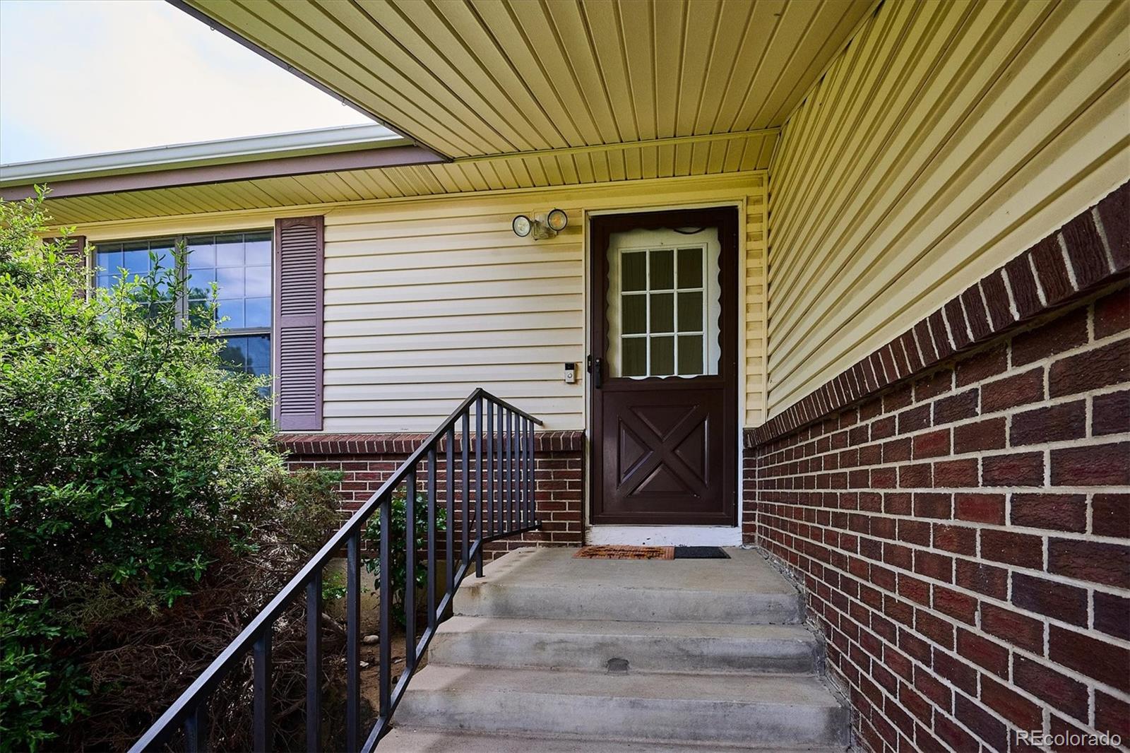 MLS Image #2 for 16634 e rice circle,aurora, Colorado