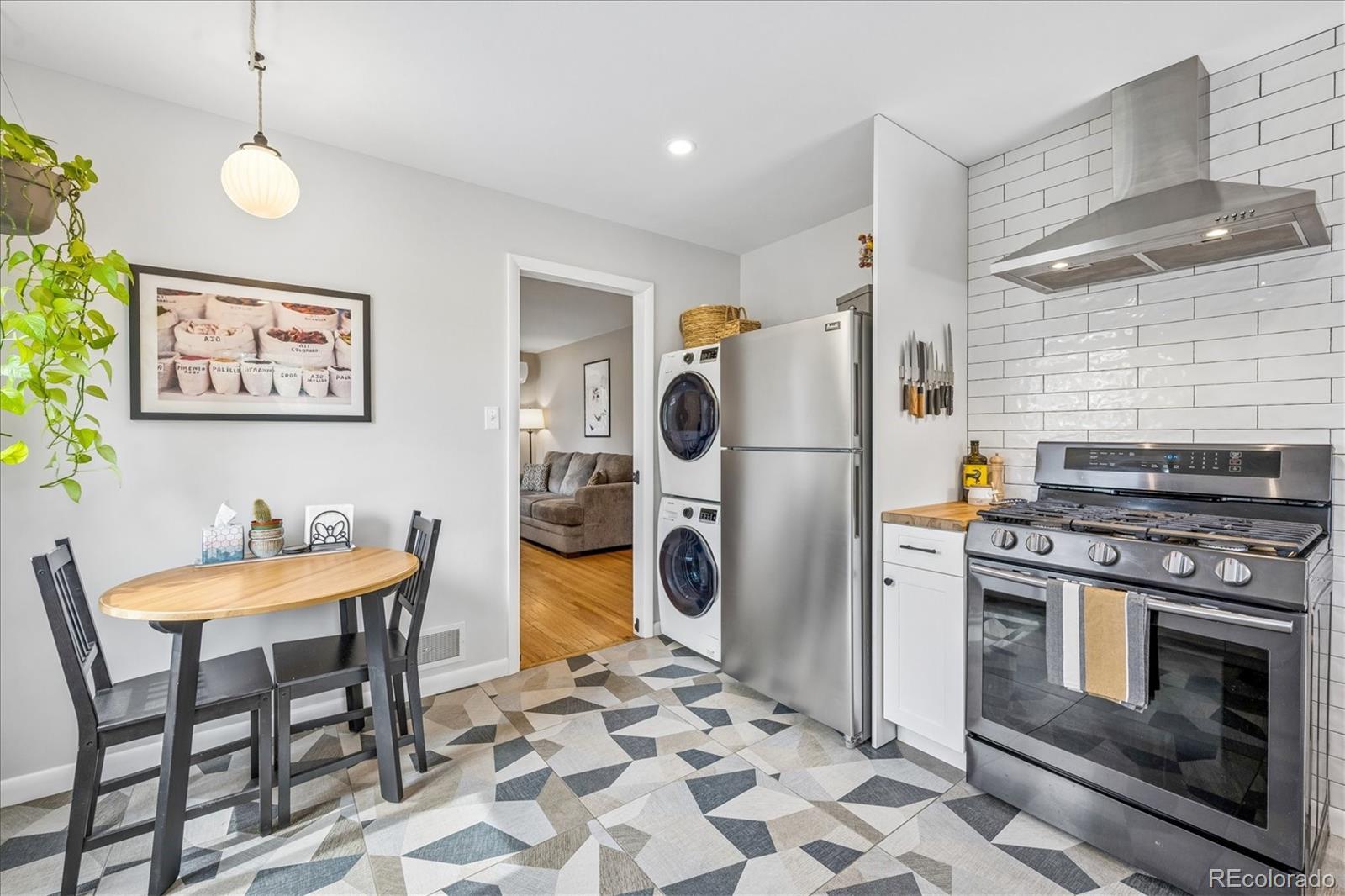 MLS Image #10 for 915  newark street,aurora, Colorado