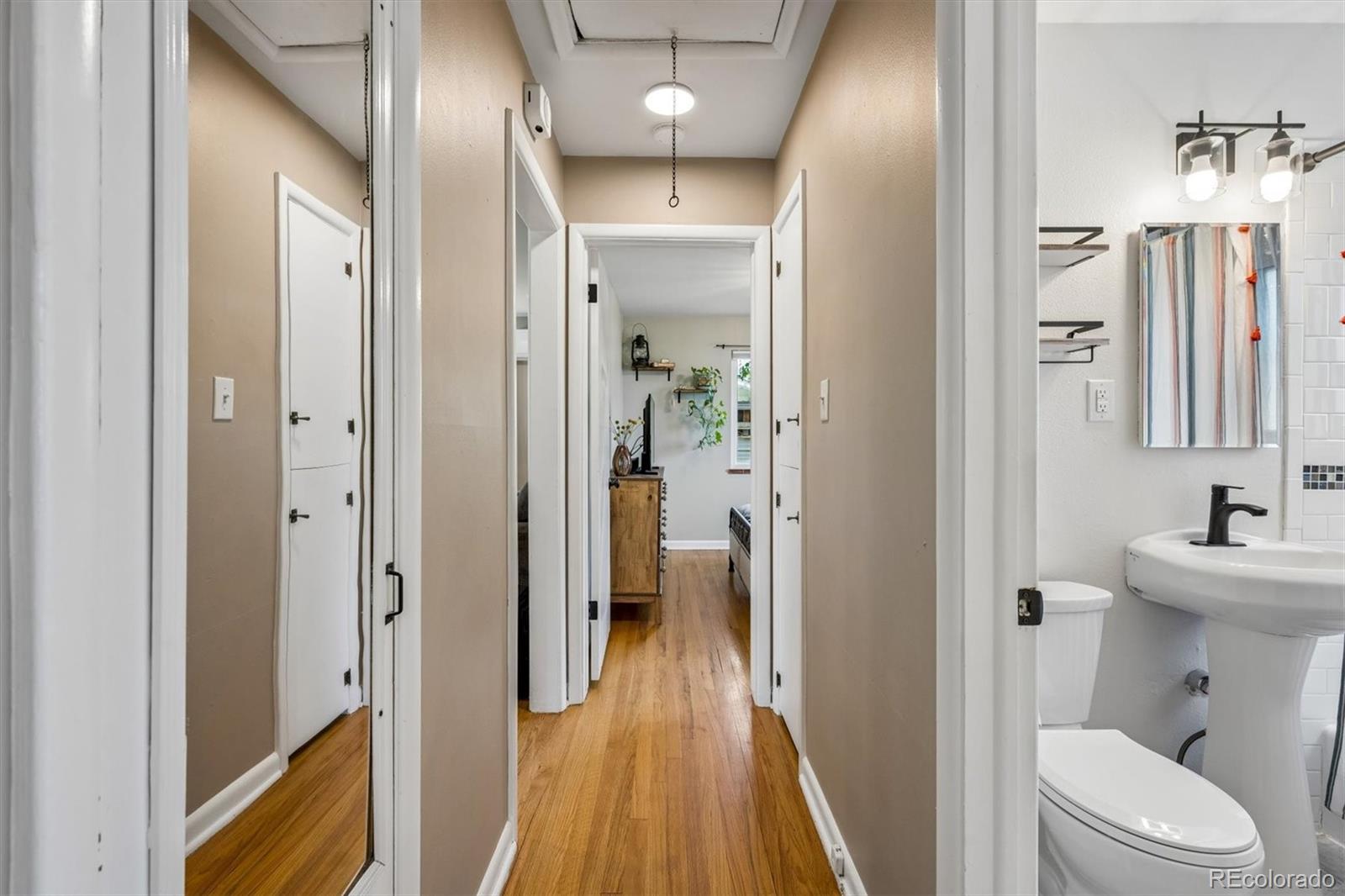MLS Image #15 for 915  newark street,aurora, Colorado