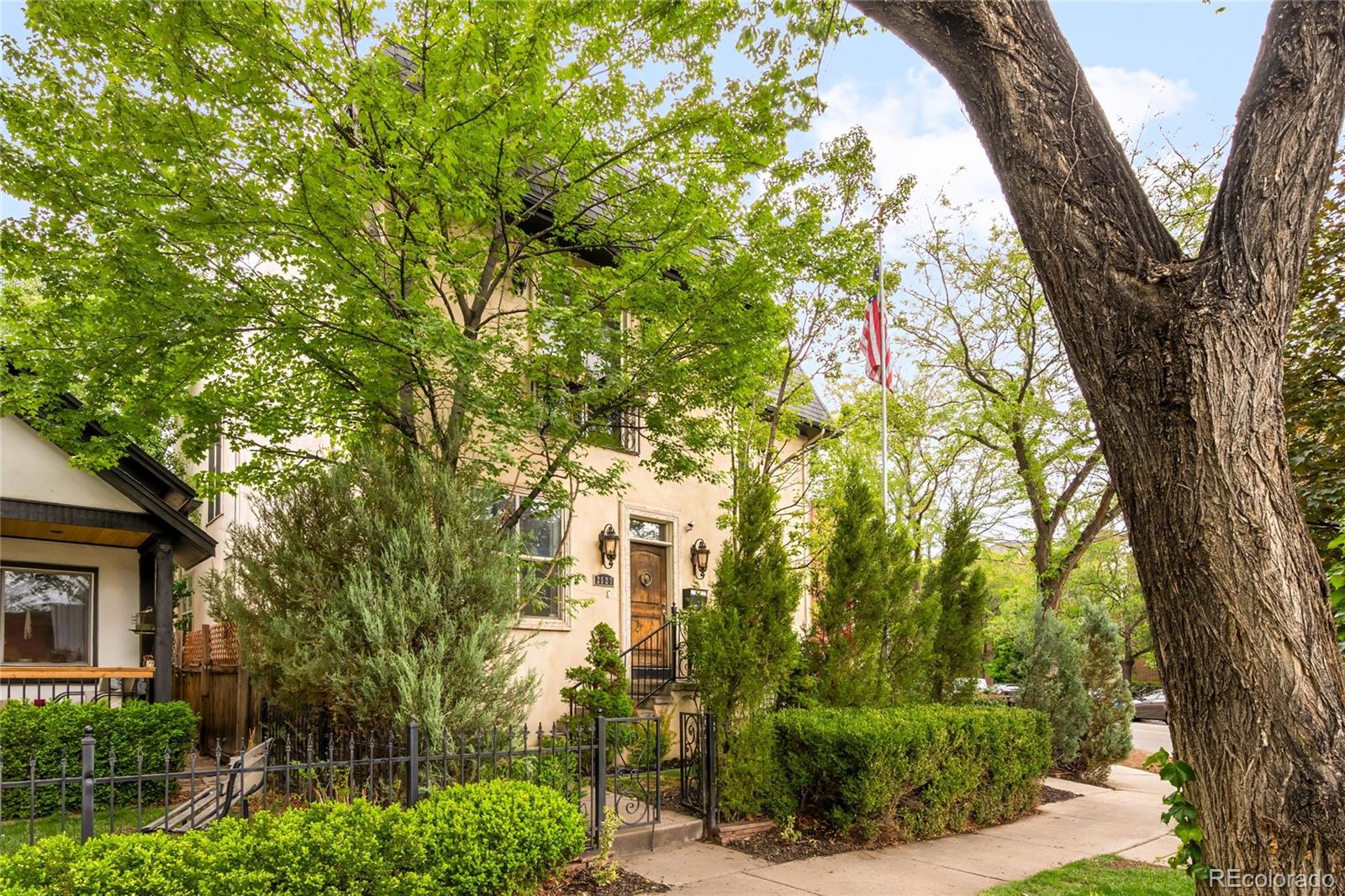 MLS Image #2 for 2527  tremont place,denver, Colorado