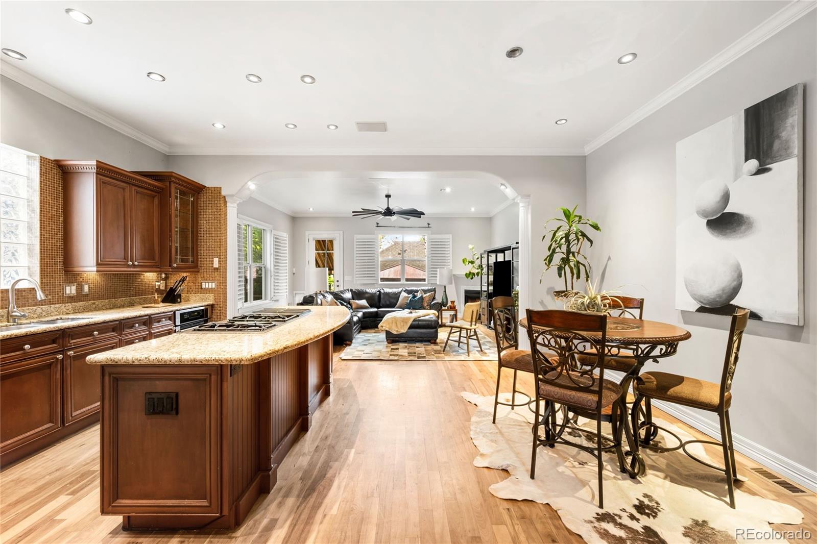 MLS Image #4 for 2527  tremont place,denver, Colorado