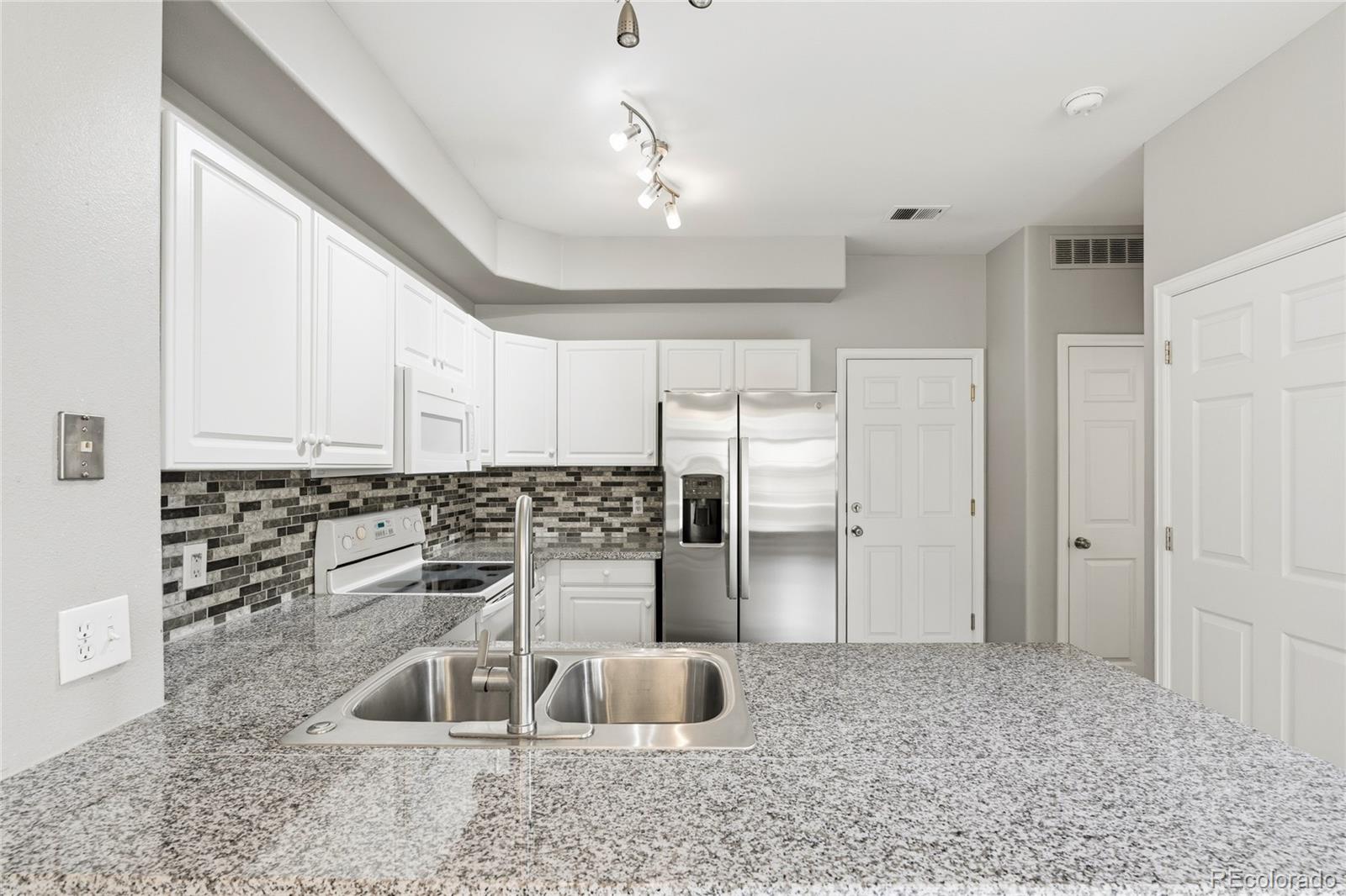 MLS Image #7 for 5555 e briarwood avenue,centennial, Colorado