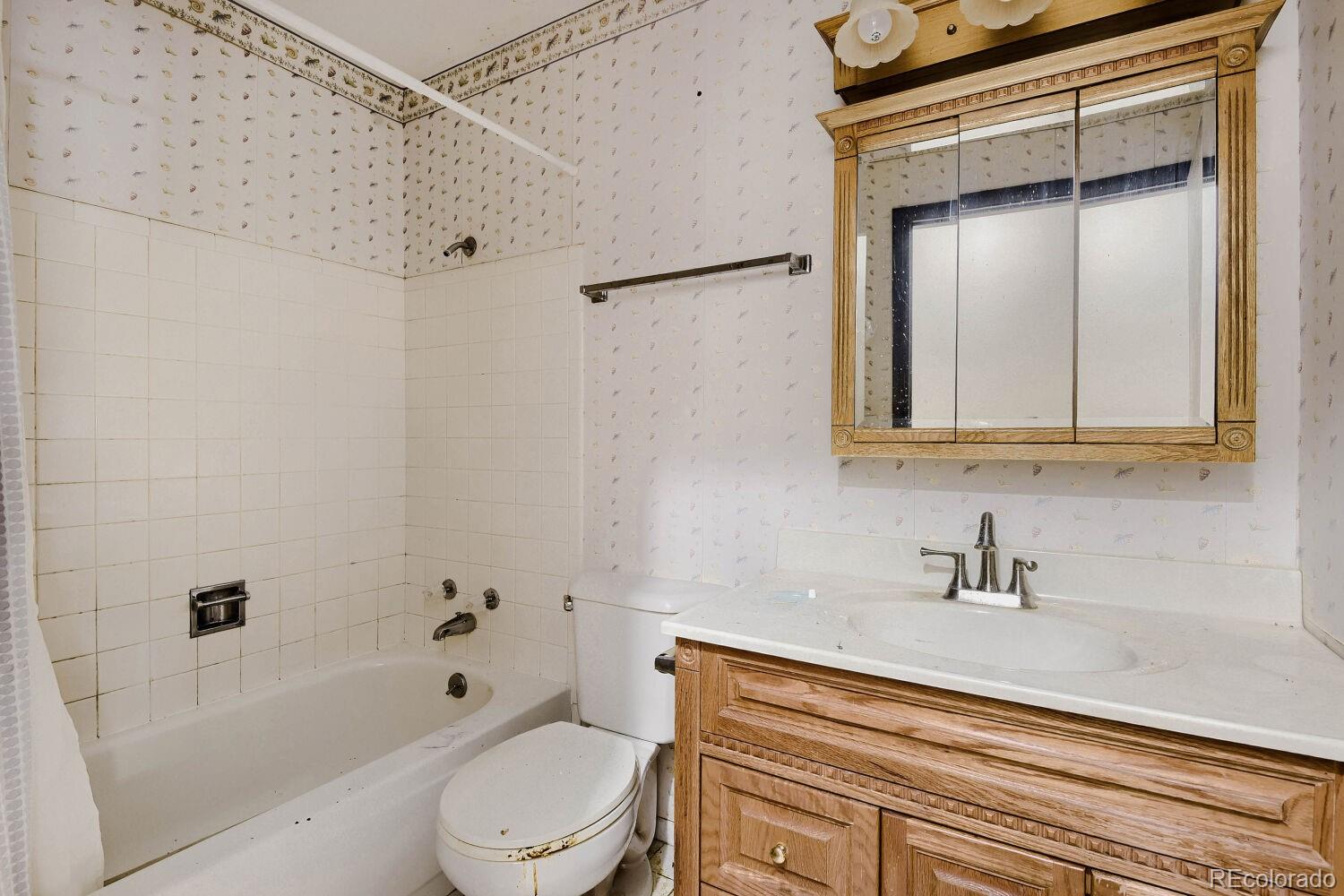 MLS Image #14 for 11590 e kentucky avenue,aurora, Colorado