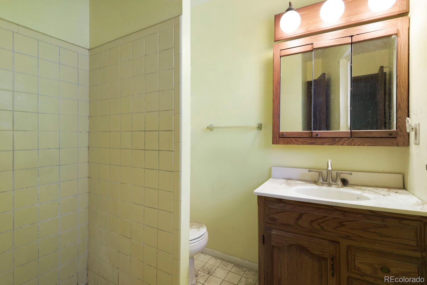 MLS Image #15 for 11590 e kentucky avenue,aurora, Colorado