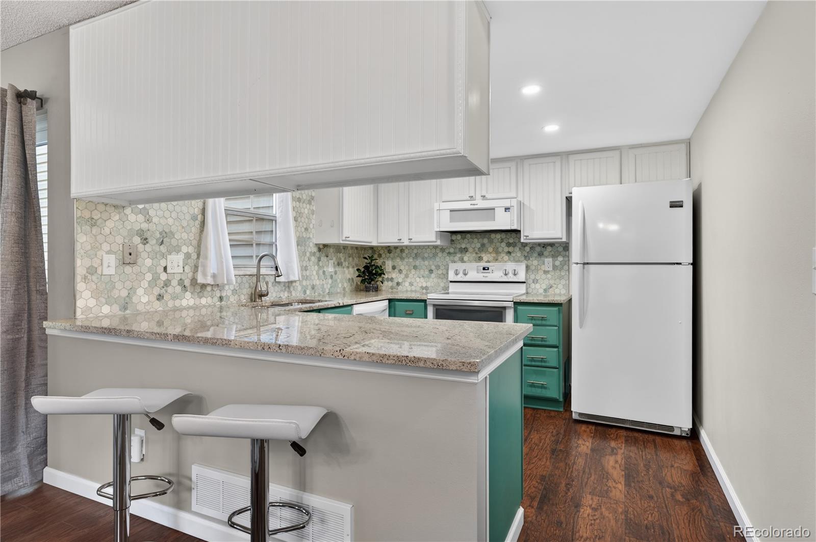 MLS Image #7 for 12584 e pacific circle,aurora, Colorado