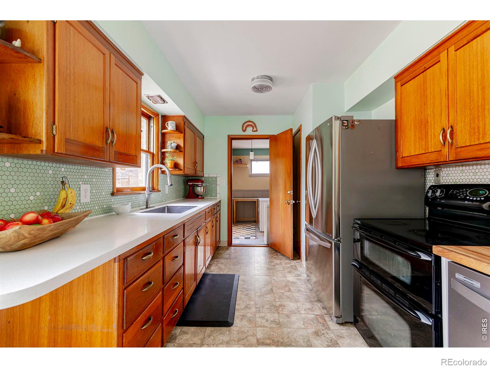 MLS Image #14 for 1221  gay street,longmont, Colorado