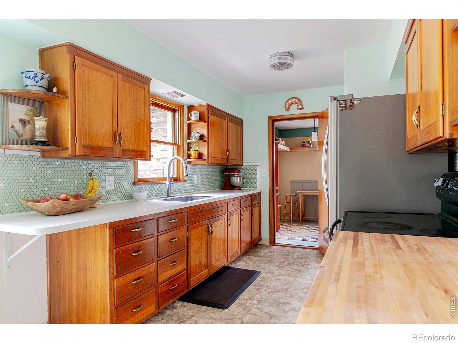 MLS Image #9 for 1221  gay street,longmont, Colorado