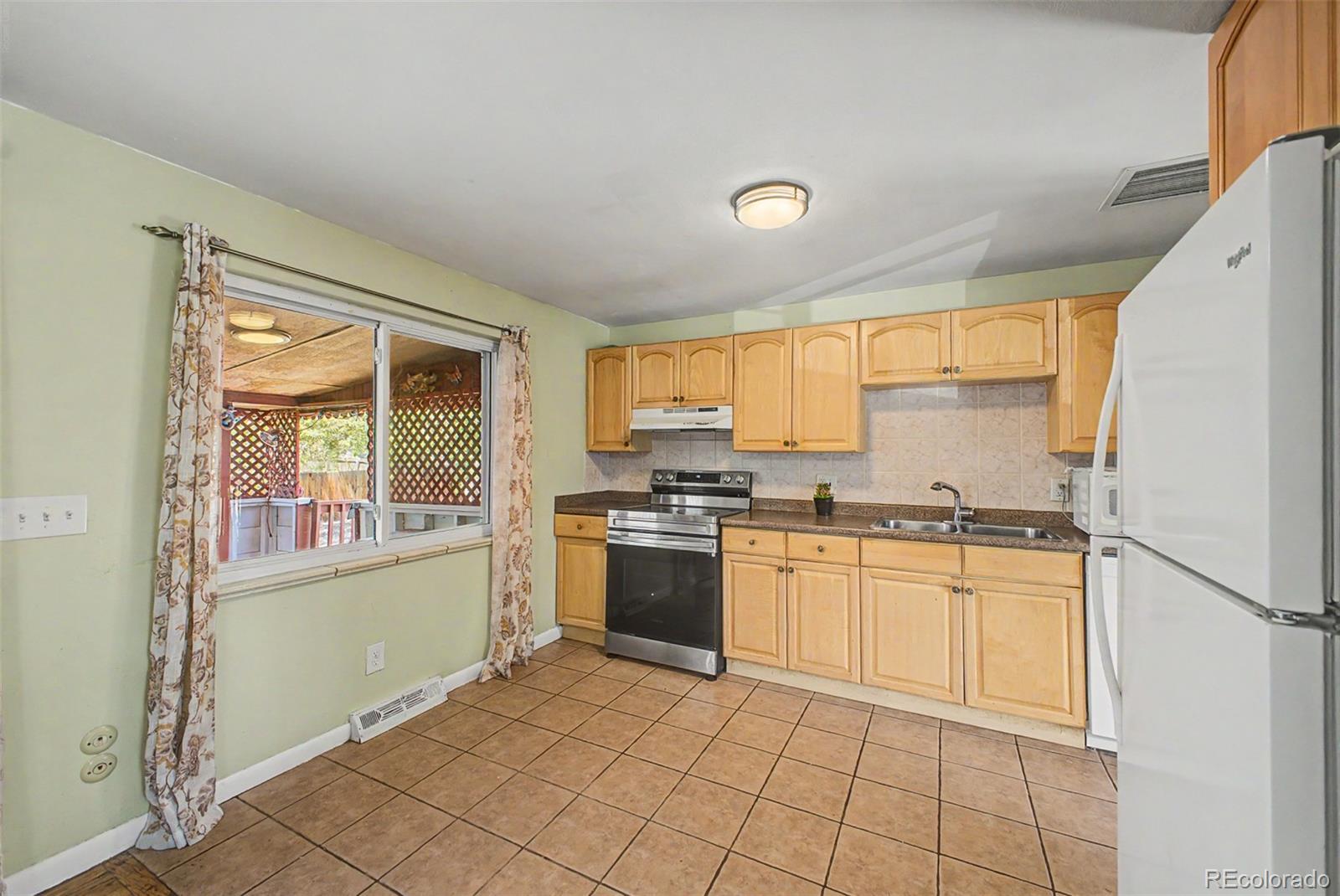 MLS Image #16 for 933  newcombe street,lakewood, Colorado