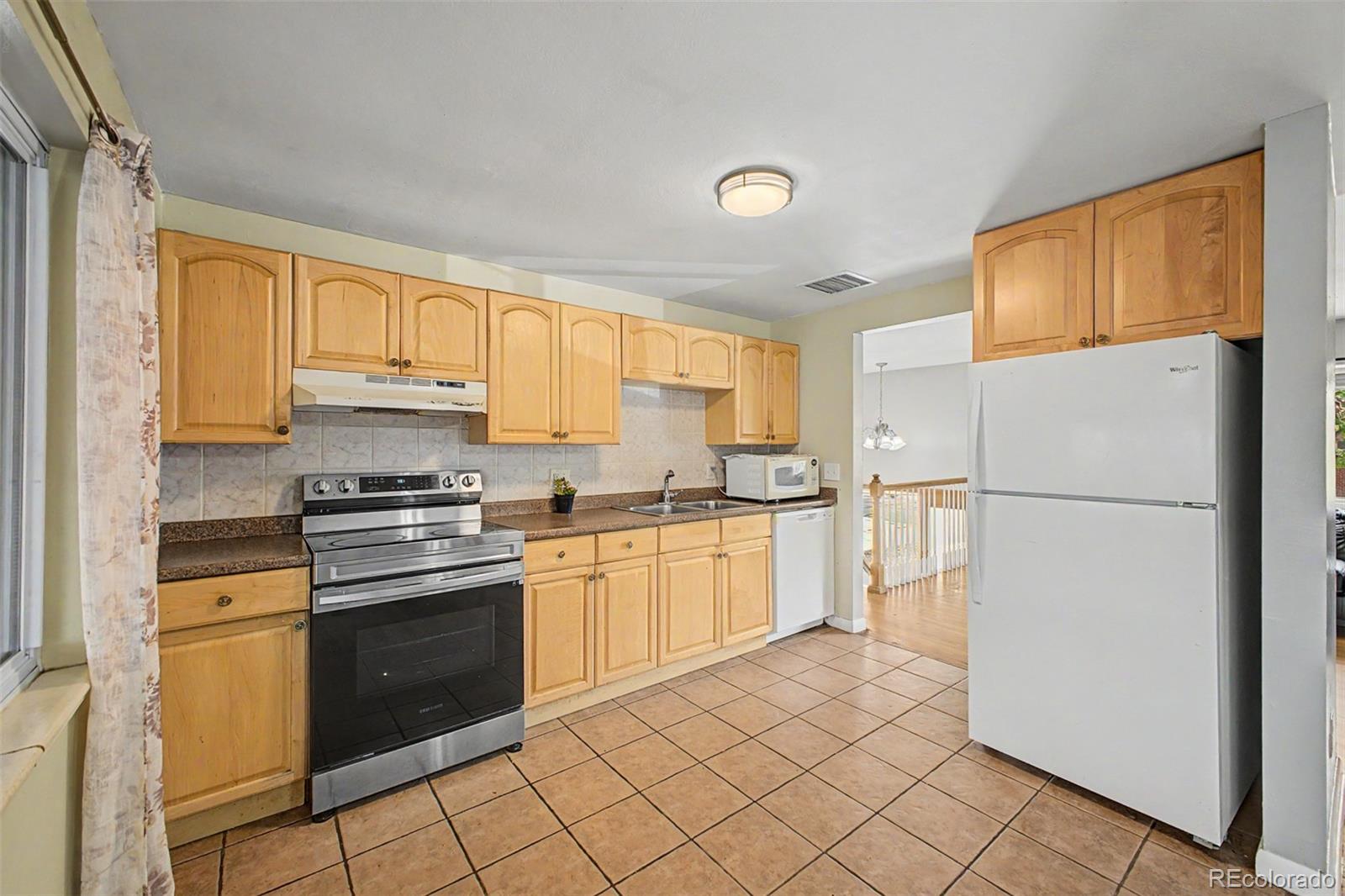 MLS Image #17 for 933  newcombe street,lakewood, Colorado