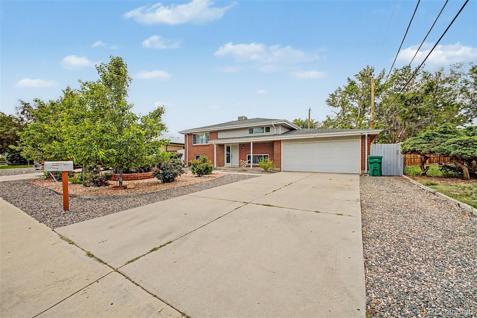 MLS Image #2 for 933  newcombe street,lakewood, Colorado