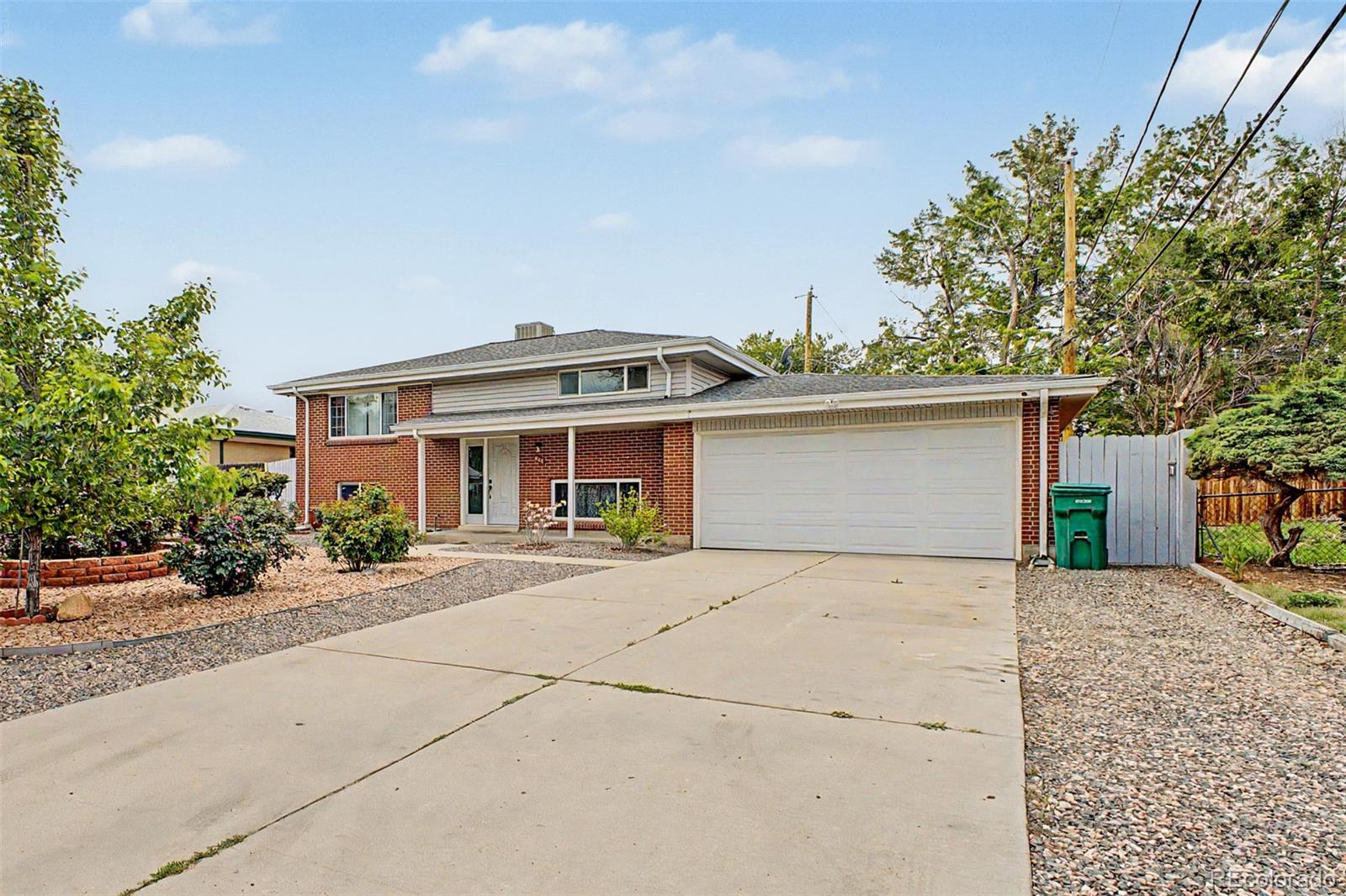 MLS Image #3 for 933  newcombe street,lakewood, Colorado