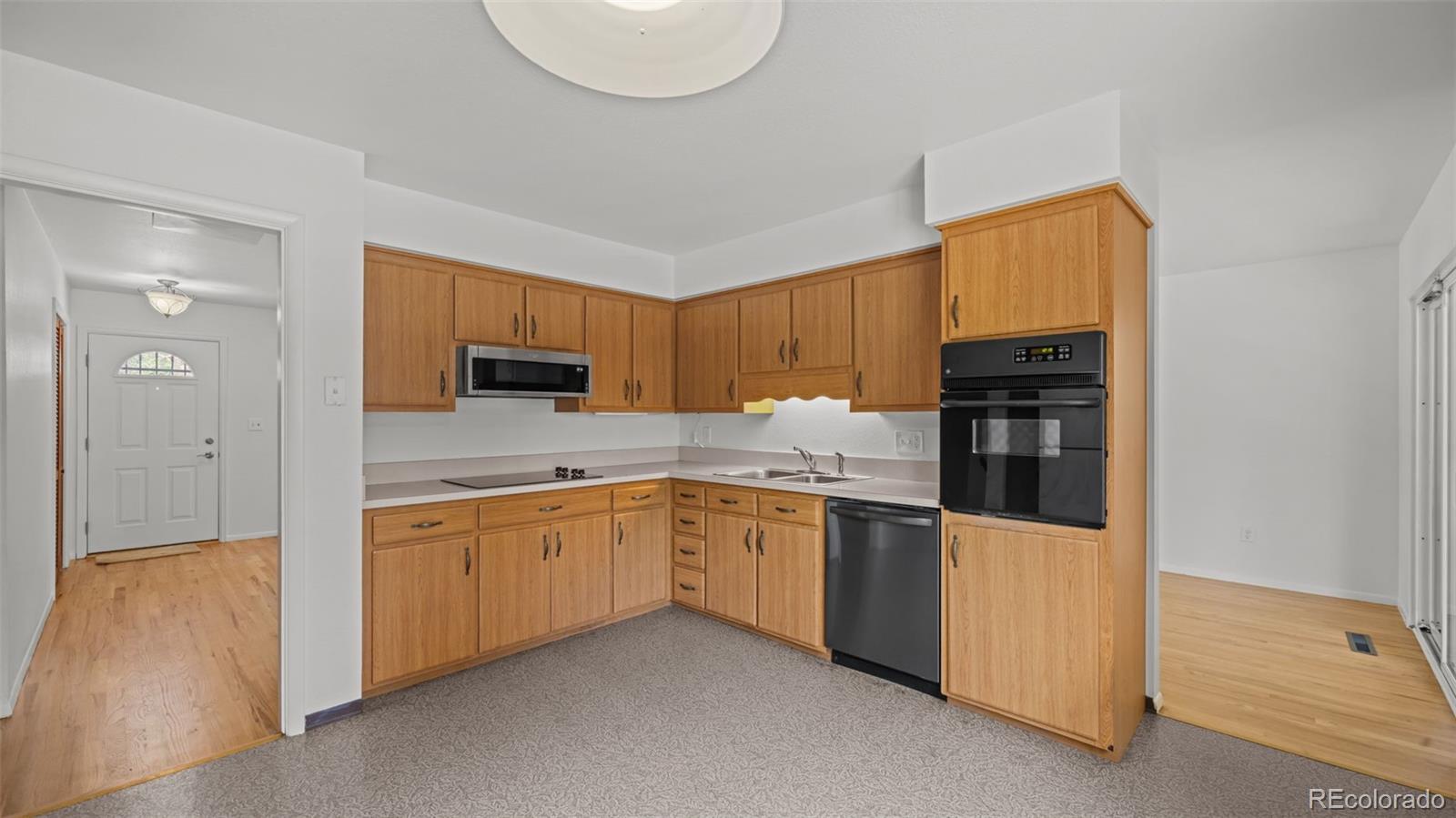 MLS Image #11 for 2406 n circle drive,colorado springs, Colorado