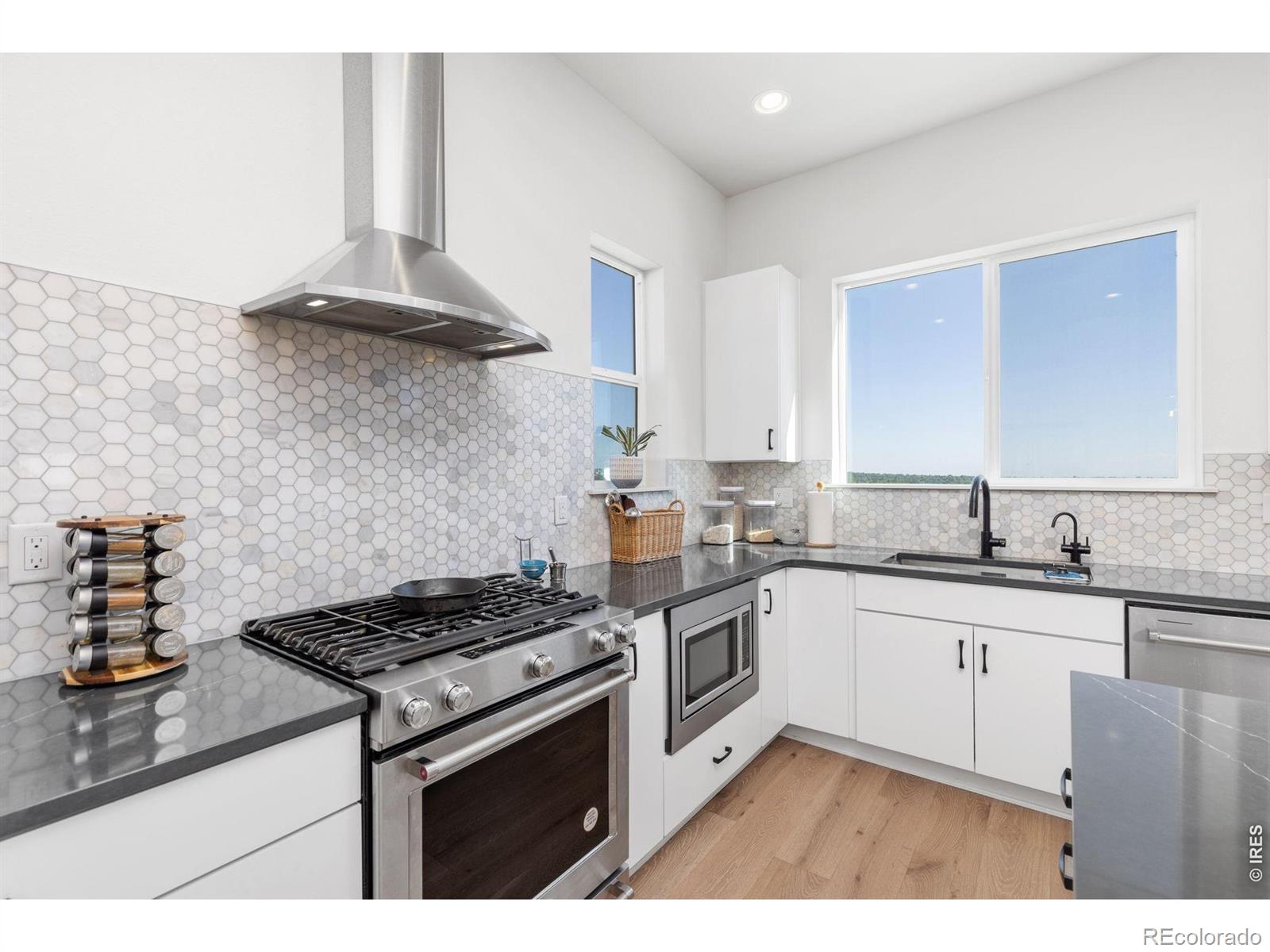 MLS Image #10 for 2348  central park way,superior, Colorado