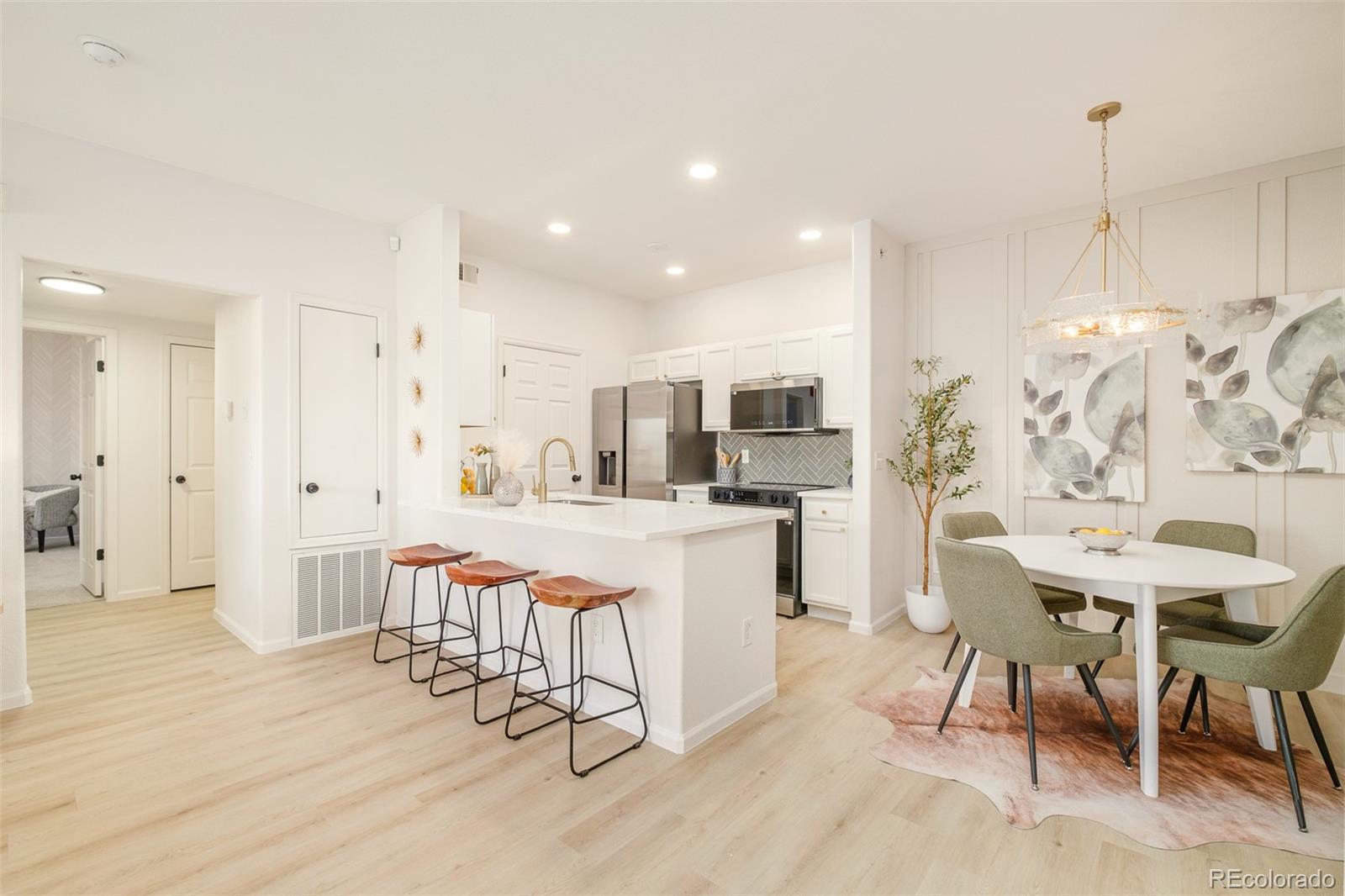 MLS Image #6 for 15700 e jamison drive,englewood, Colorado