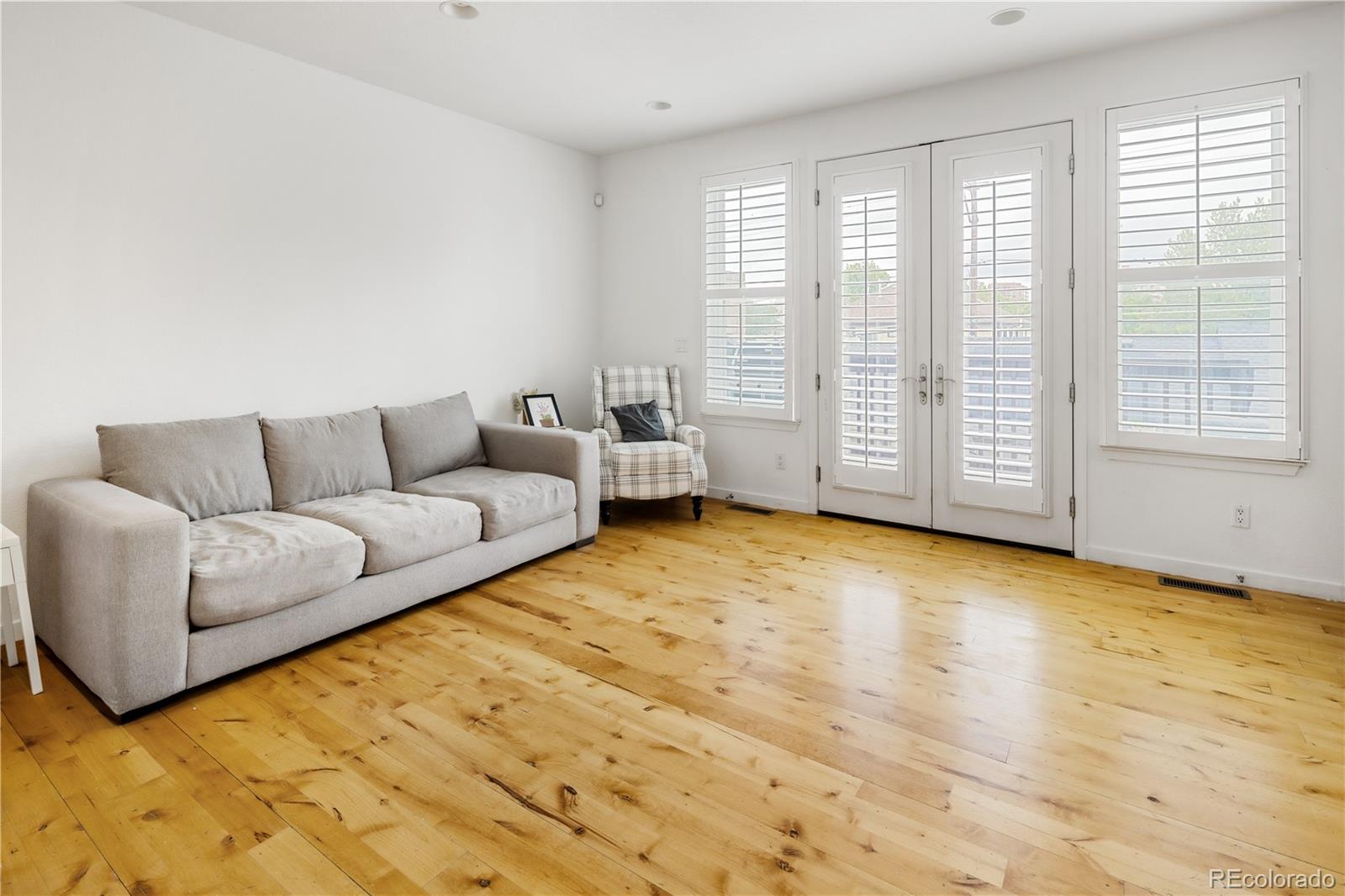 MLS Image #10 for 17 s harrison street,denver, Colorado