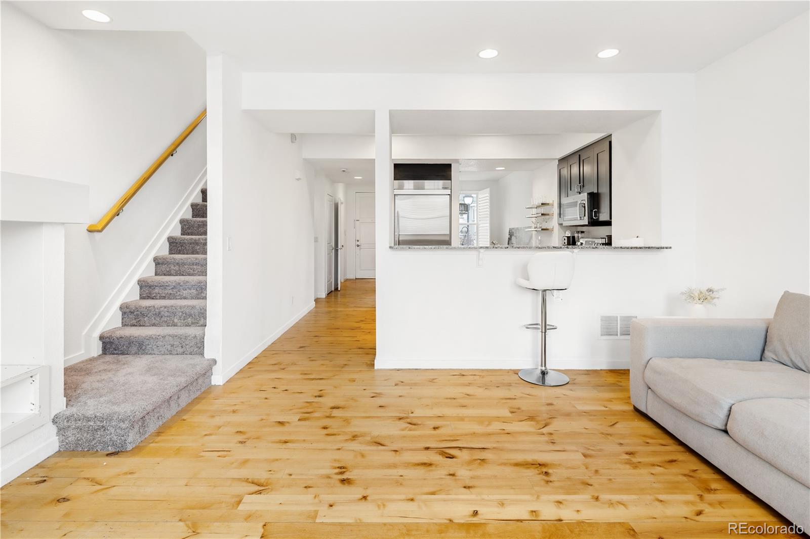 MLS Image #11 for 17 s harrison street,denver, Colorado
