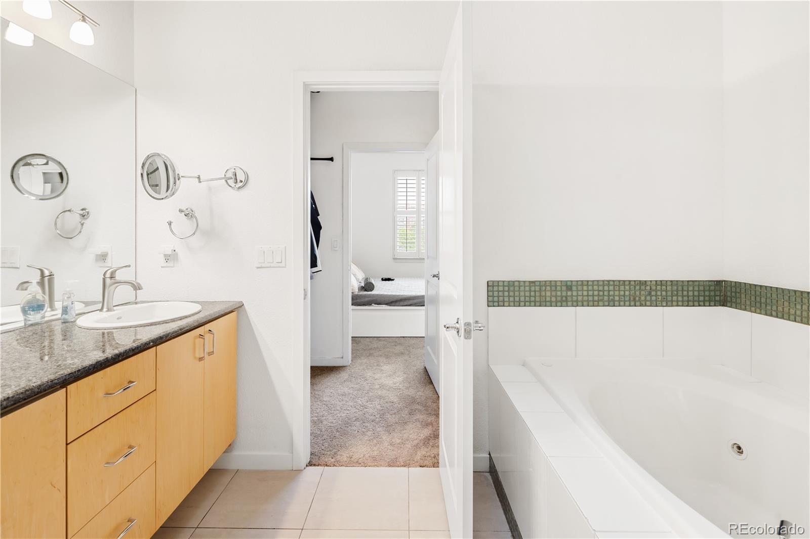 MLS Image #15 for 17 s harrison street,denver, Colorado