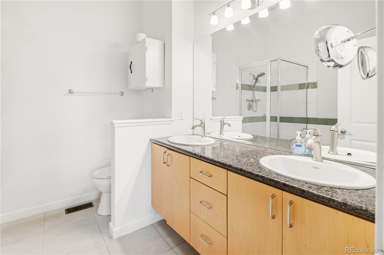MLS Image #16 for 17 s harrison street,denver, Colorado