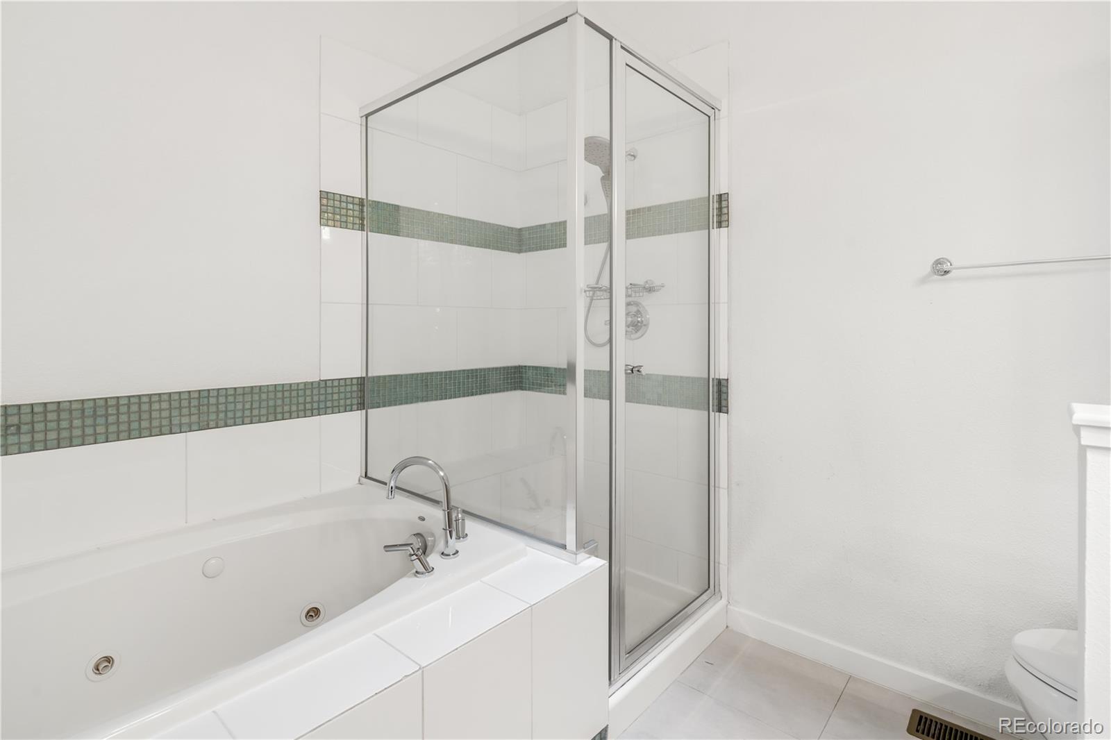 MLS Image #17 for 17 s harrison street,denver, Colorado