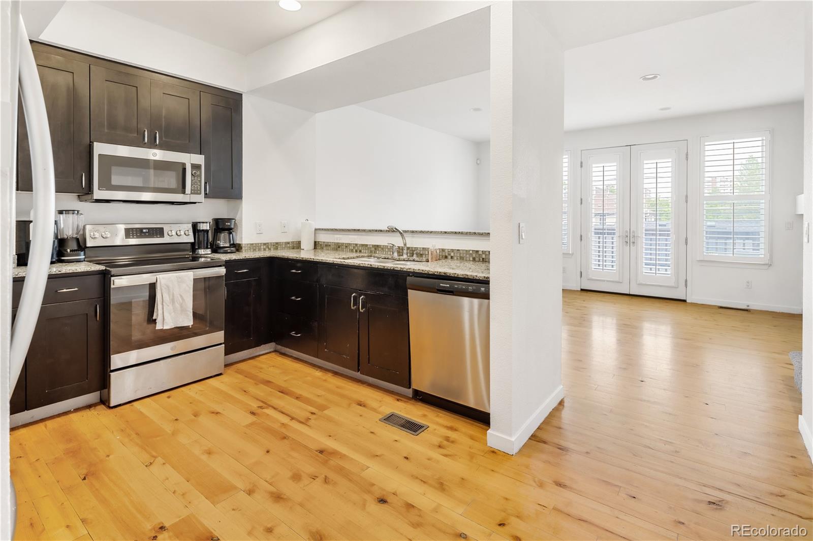 MLS Image #3 for 17 s harrison street,denver, Colorado