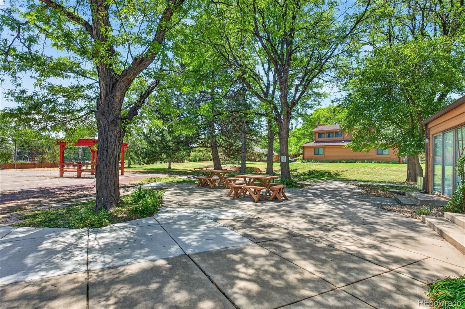 MLS Image #38 for 43 s eagle circle,aurora, Colorado