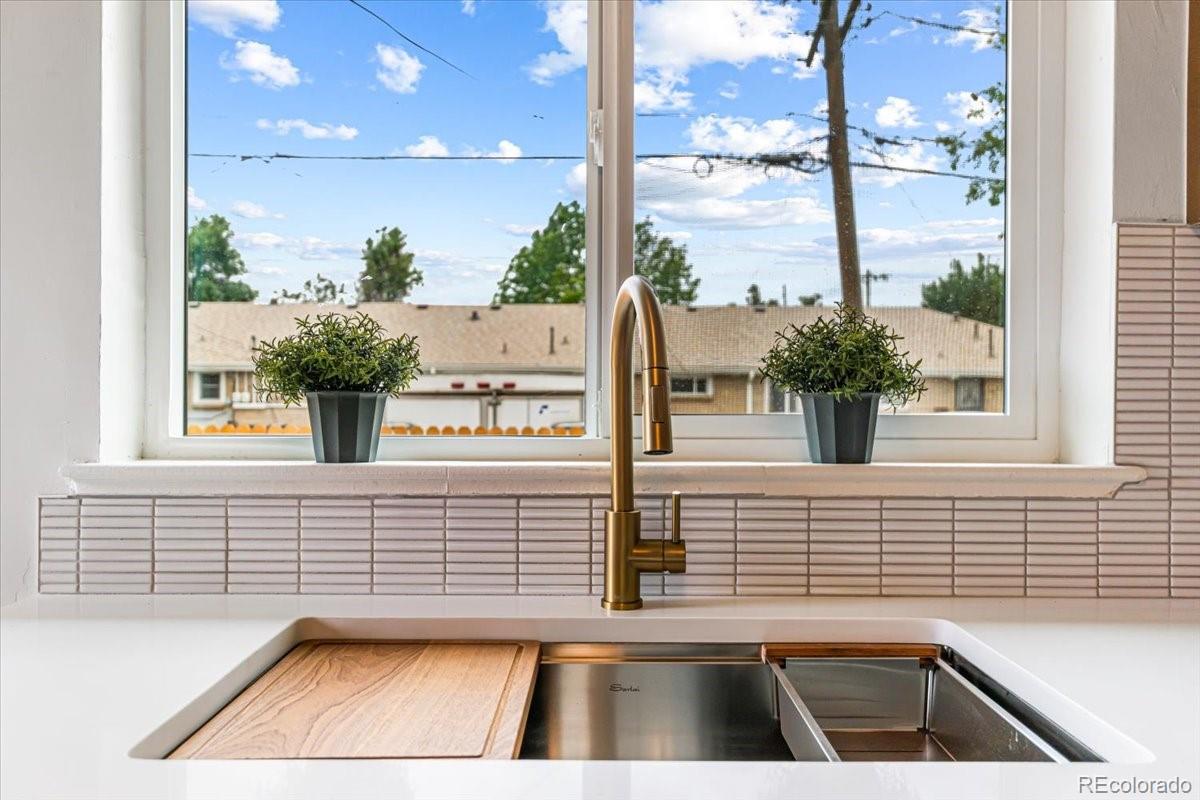 MLS Image #11 for 3385 n kearney street,denver, Colorado