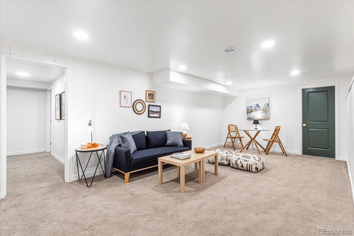 MLS Image #22 for 3385 n kearney street,denver, Colorado