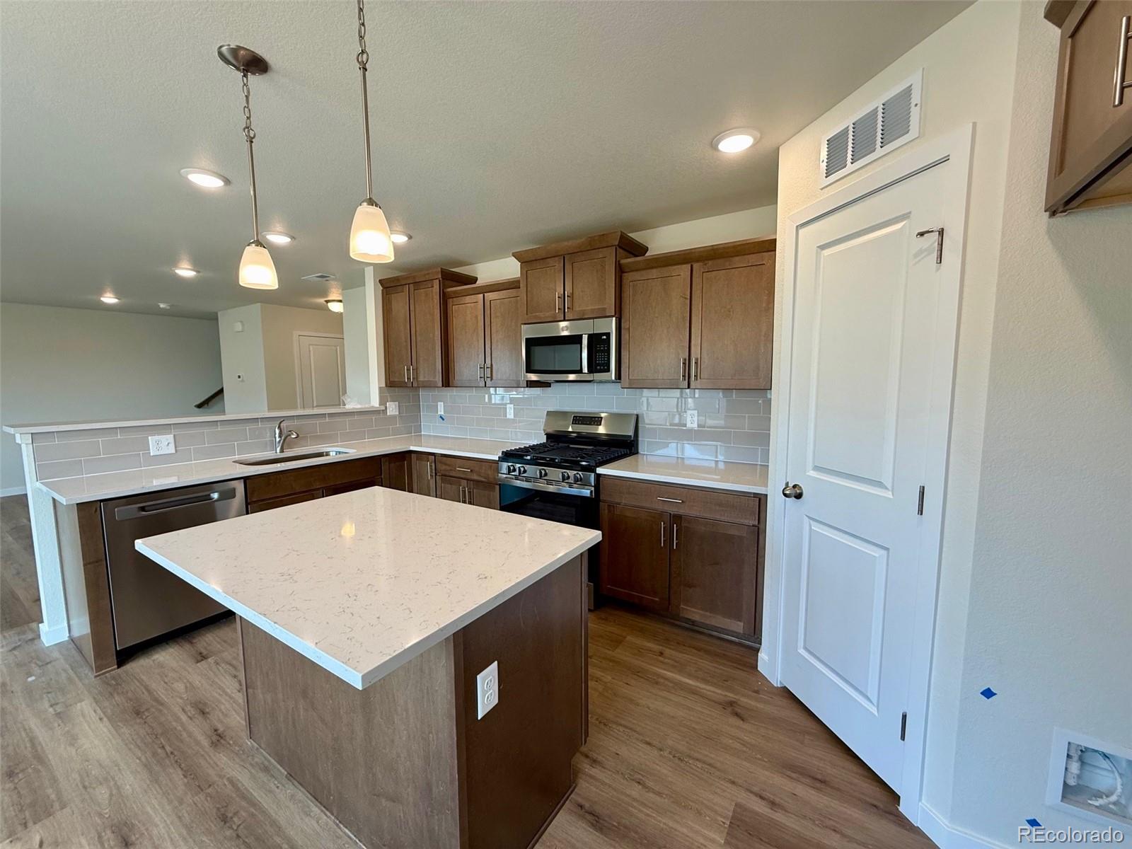 MLS Image #2 for 767 n clubview street,watkins, Colorado
