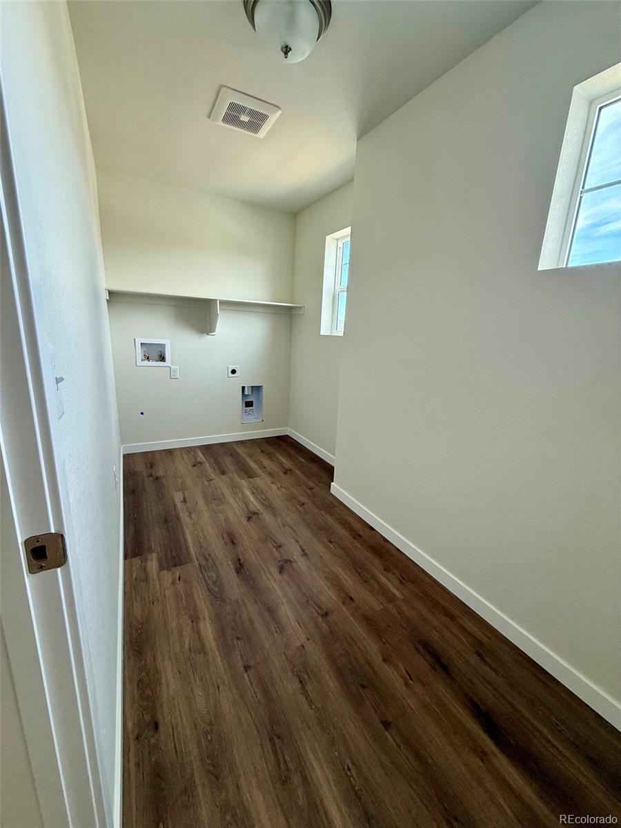 MLS Image #21 for 767 n clubview street,watkins, Colorado