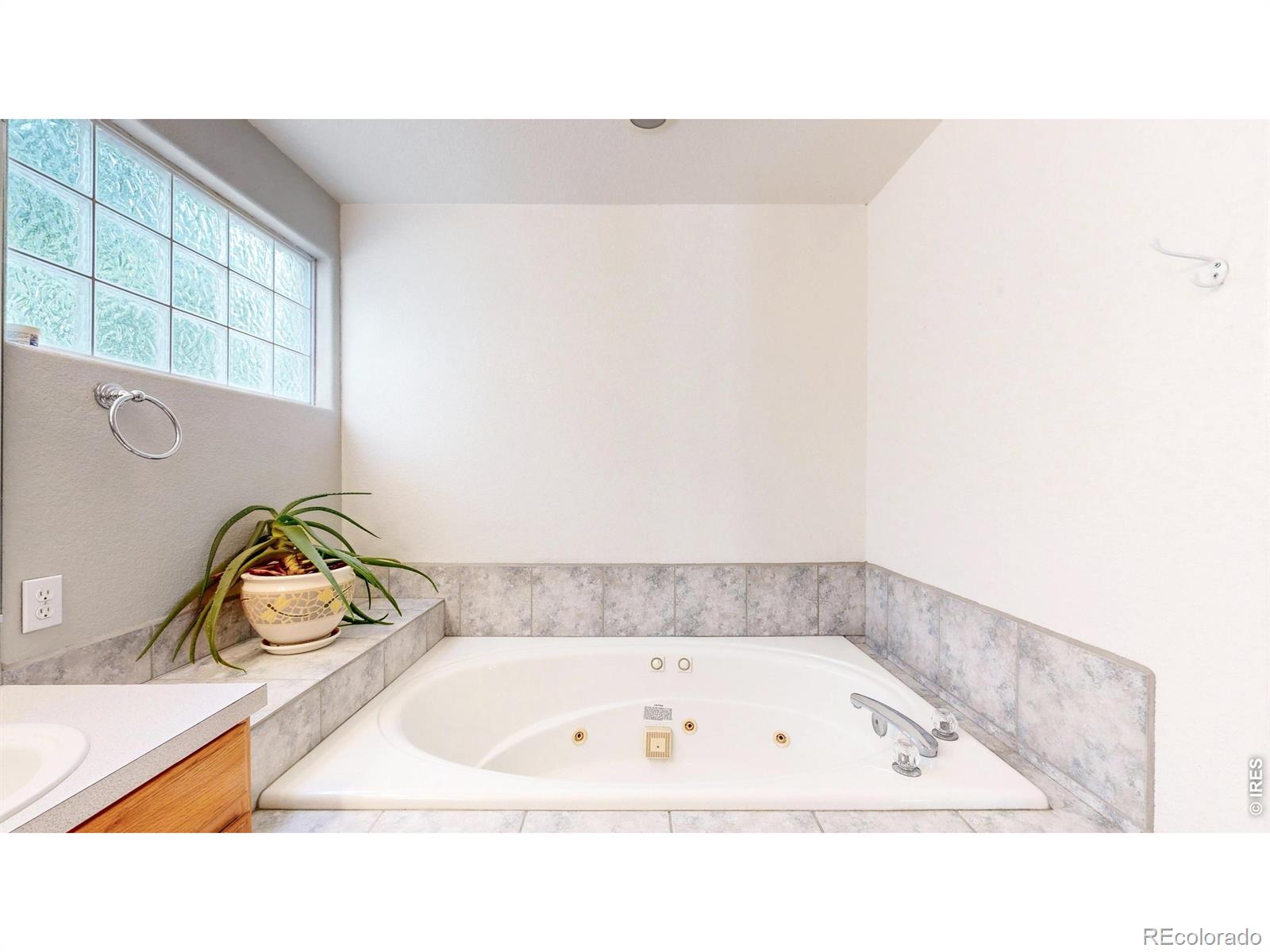 MLS Image #12 for 626  gilgalad way,fort collins, Colorado