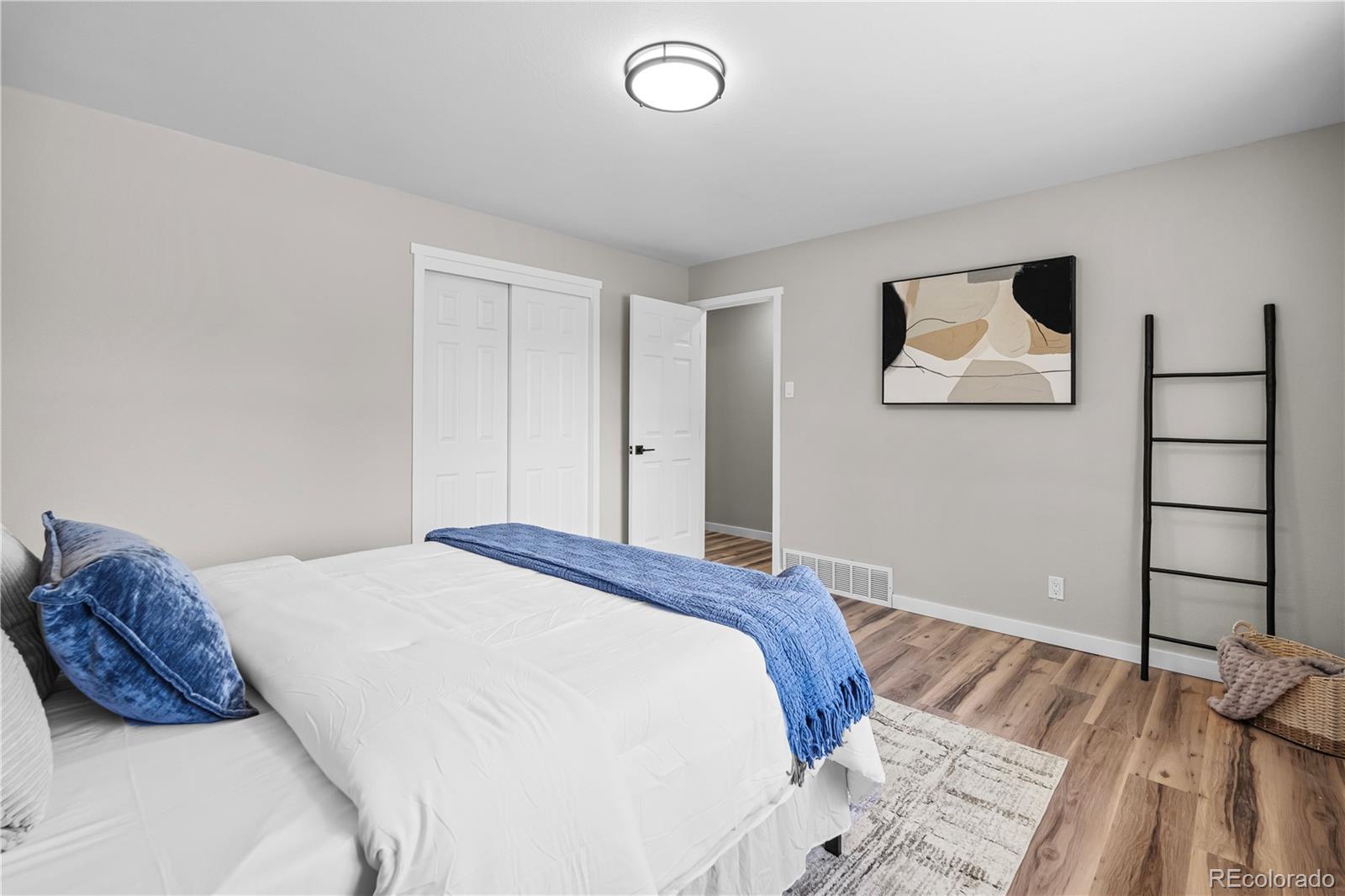 MLS Image #11 for 3541 n monaco parkway,denver, Colorado
