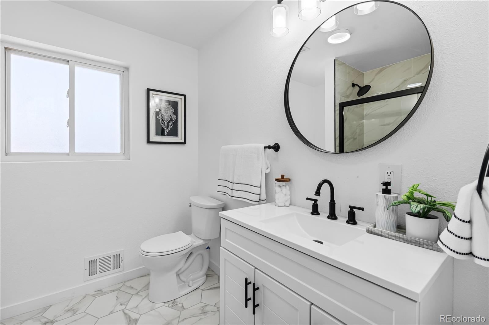 MLS Image #13 for 3541 n monaco parkway,denver, Colorado