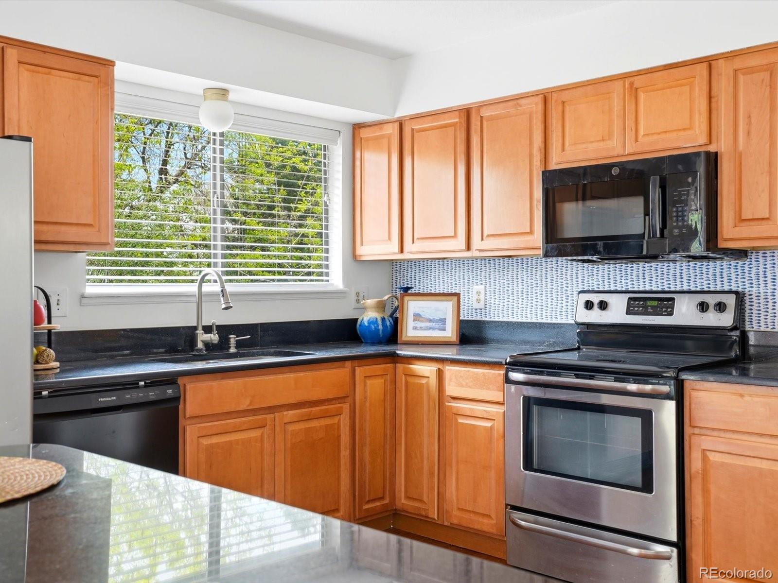 MLS Image #18 for 907 s salida street,aurora, Colorado
