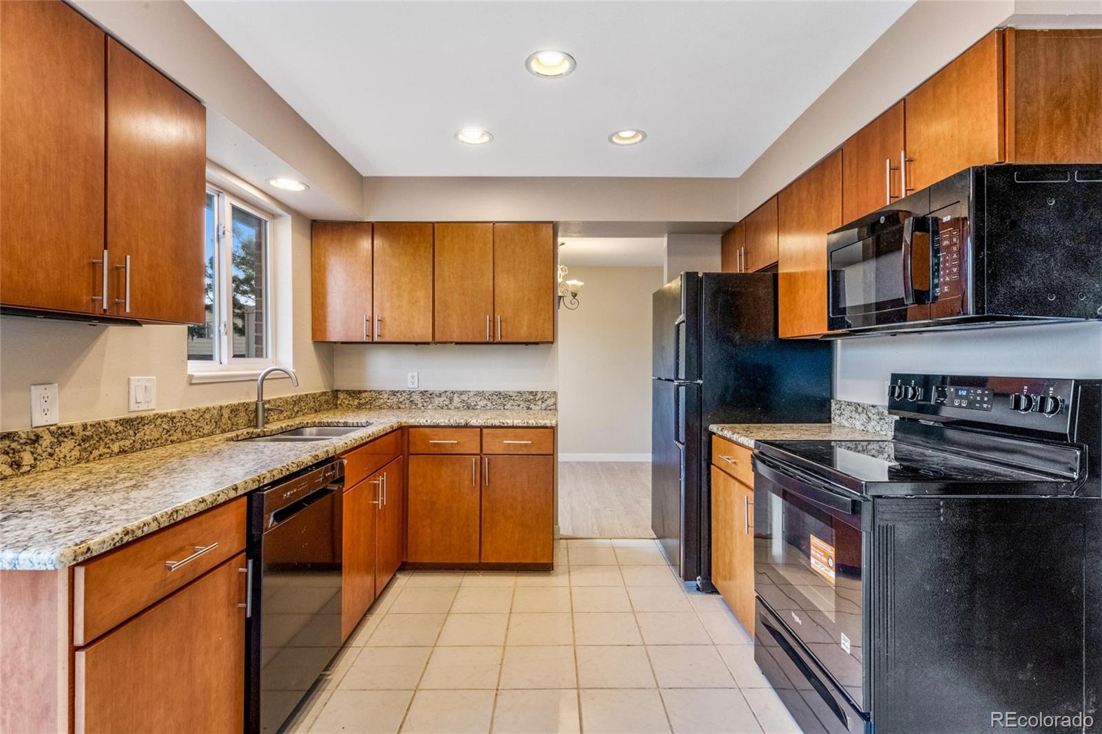 MLS Image #8 for 1541 s fairplay way,aurora, Colorado