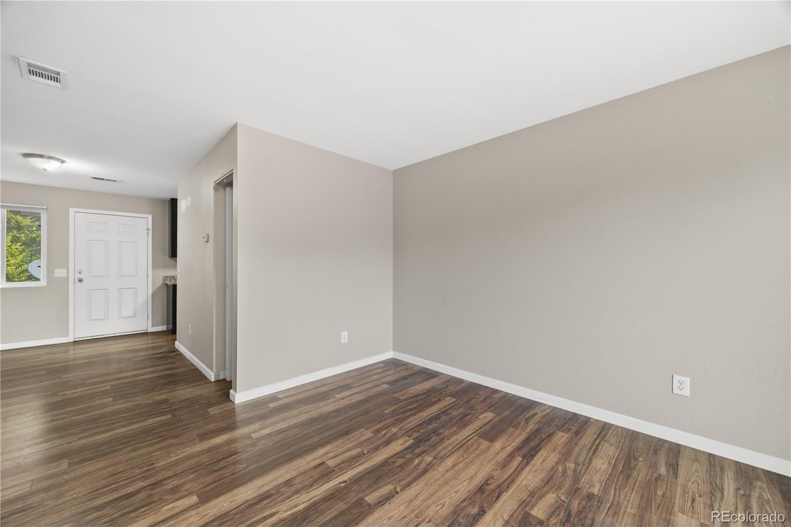 MLS Image #8 for 311 w lehow avenue 14,englewood, Colorado