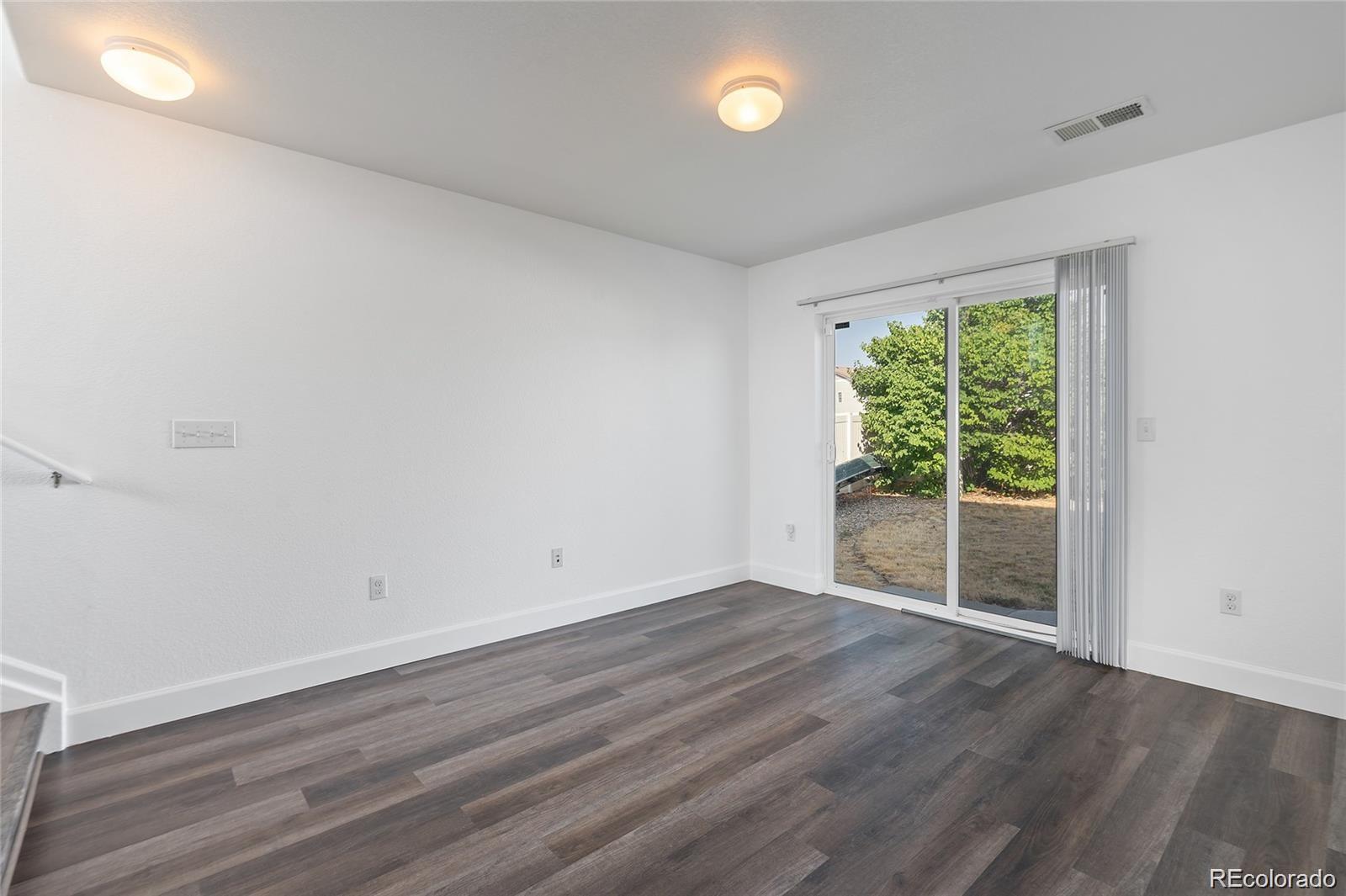 MLS Image #11 for 5571  killarney street,denver, Colorado