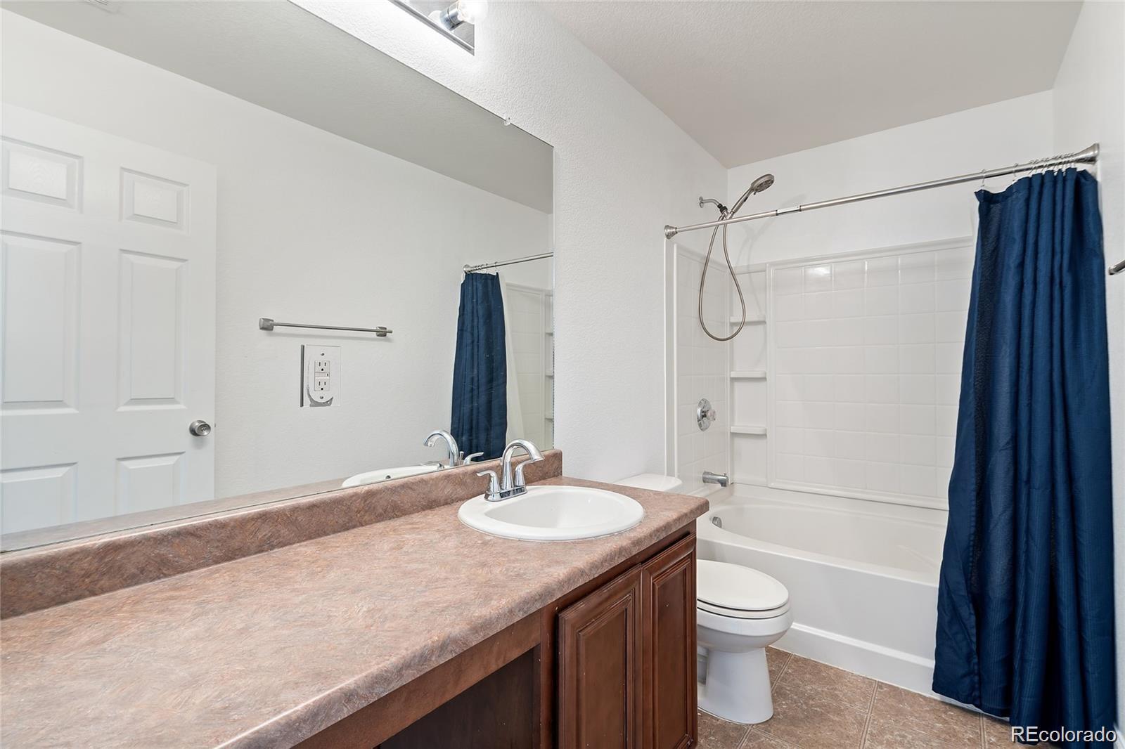 MLS Image #12 for 5571  killarney street,denver, Colorado