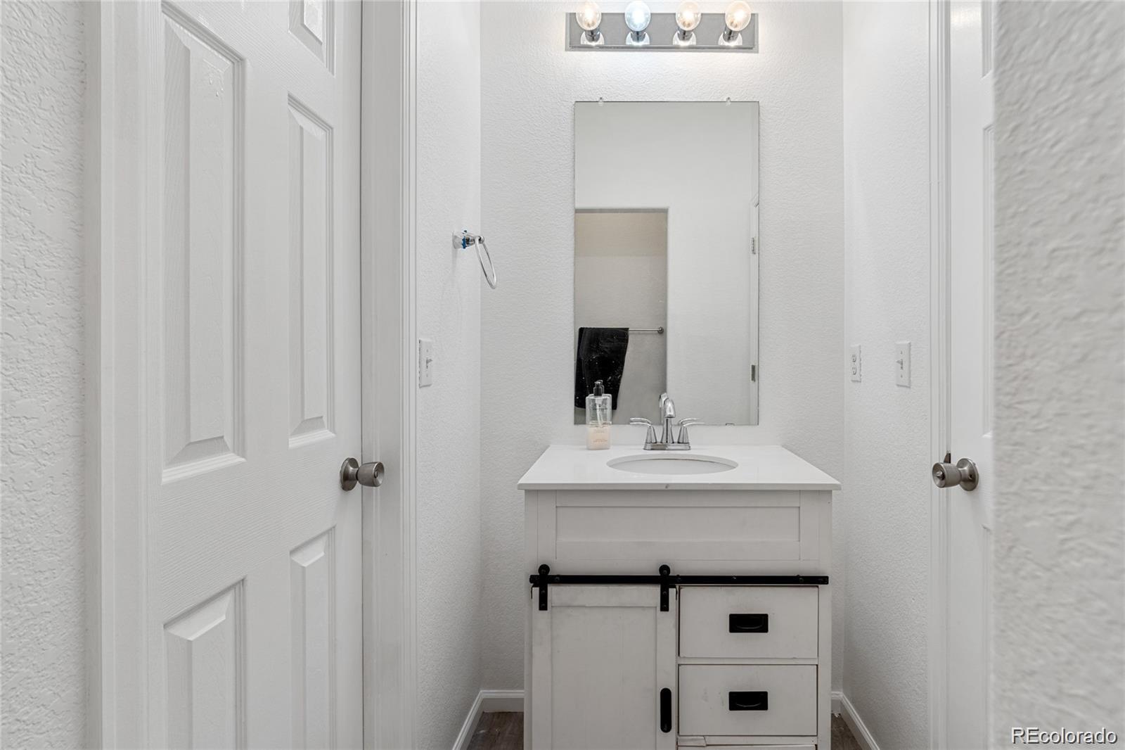 MLS Image #14 for 5571  killarney street,denver, Colorado
