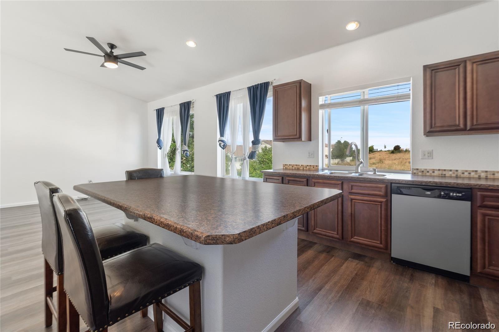 MLS Image #6 for 5571  killarney street,denver, Colorado