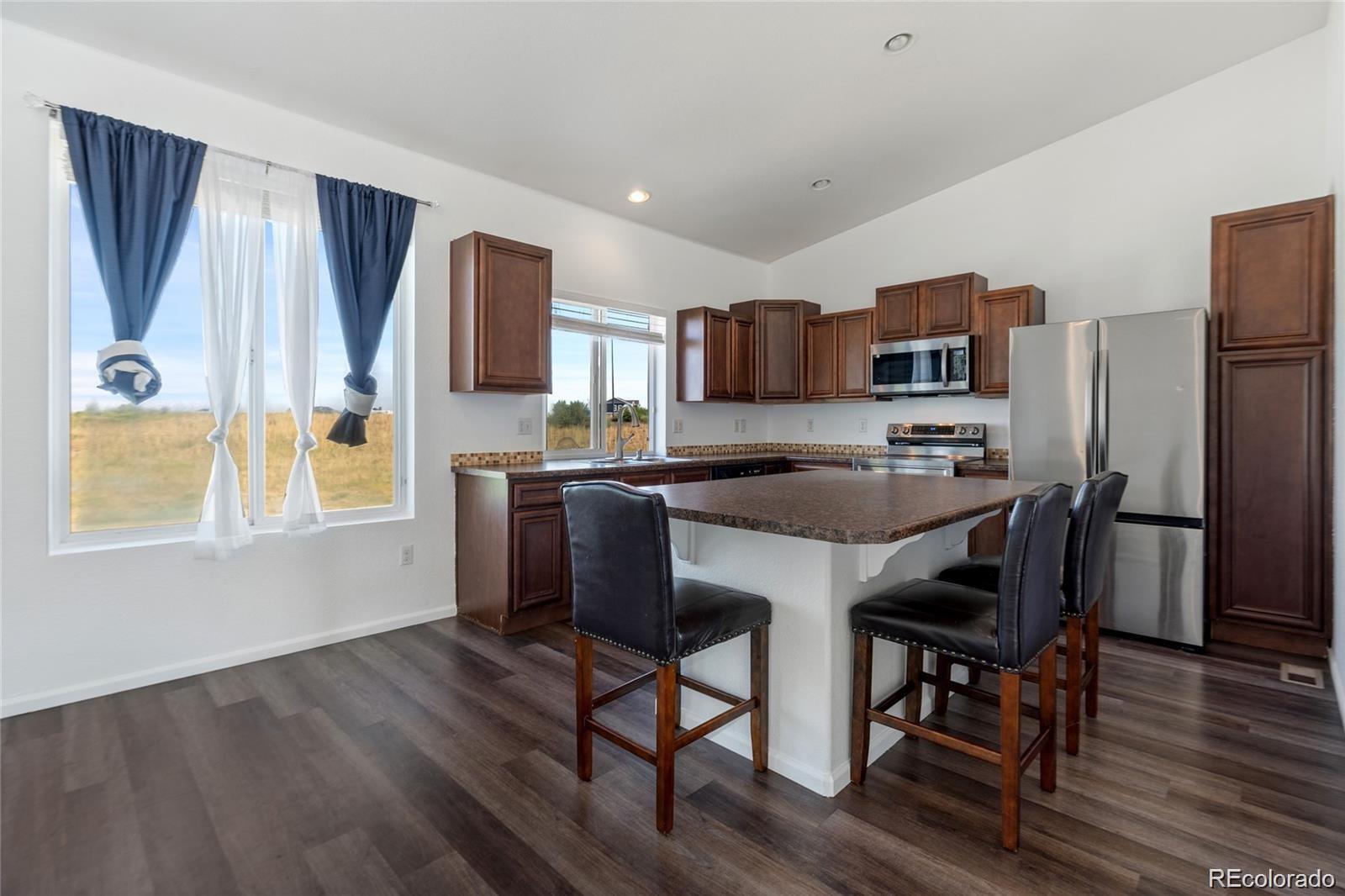 MLS Image #7 for 5571  killarney street,denver, Colorado