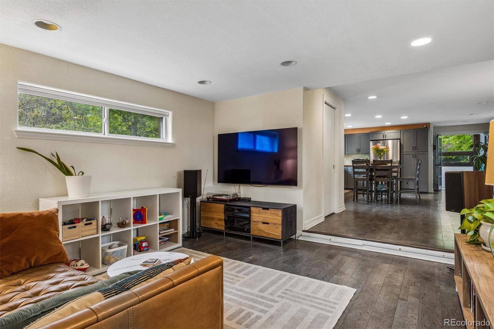 MLS Image #15 for 2001 s marion street,denver, Colorado