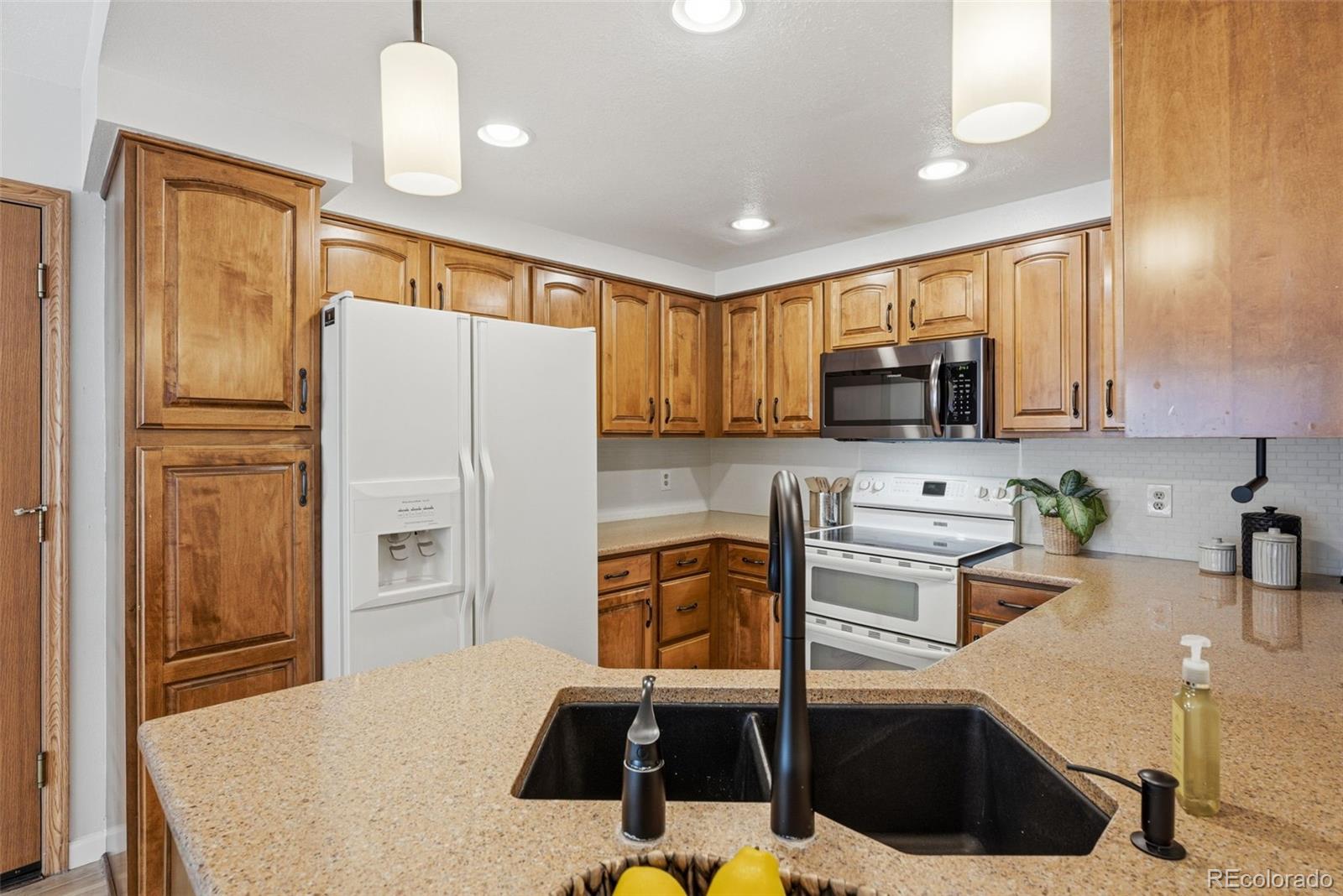 MLS Image #14 for 2212 s nome court,aurora, Colorado