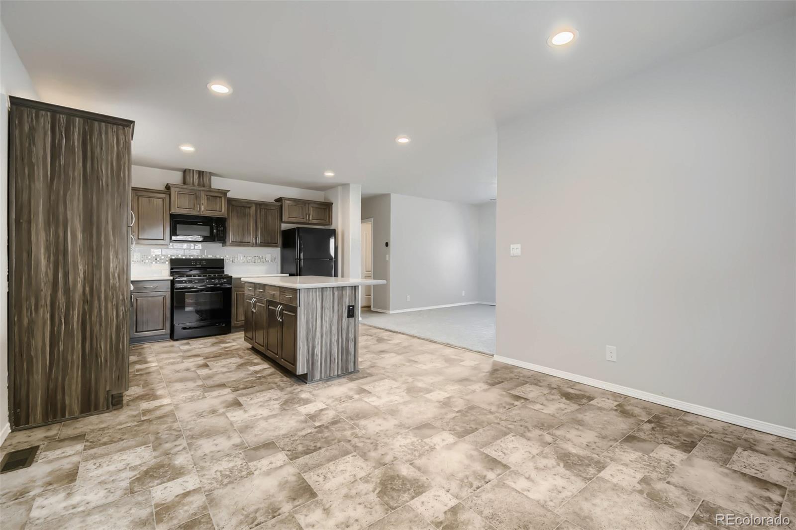 MLS Image #11 for 8730  tamarac street,commerce city, Colorado